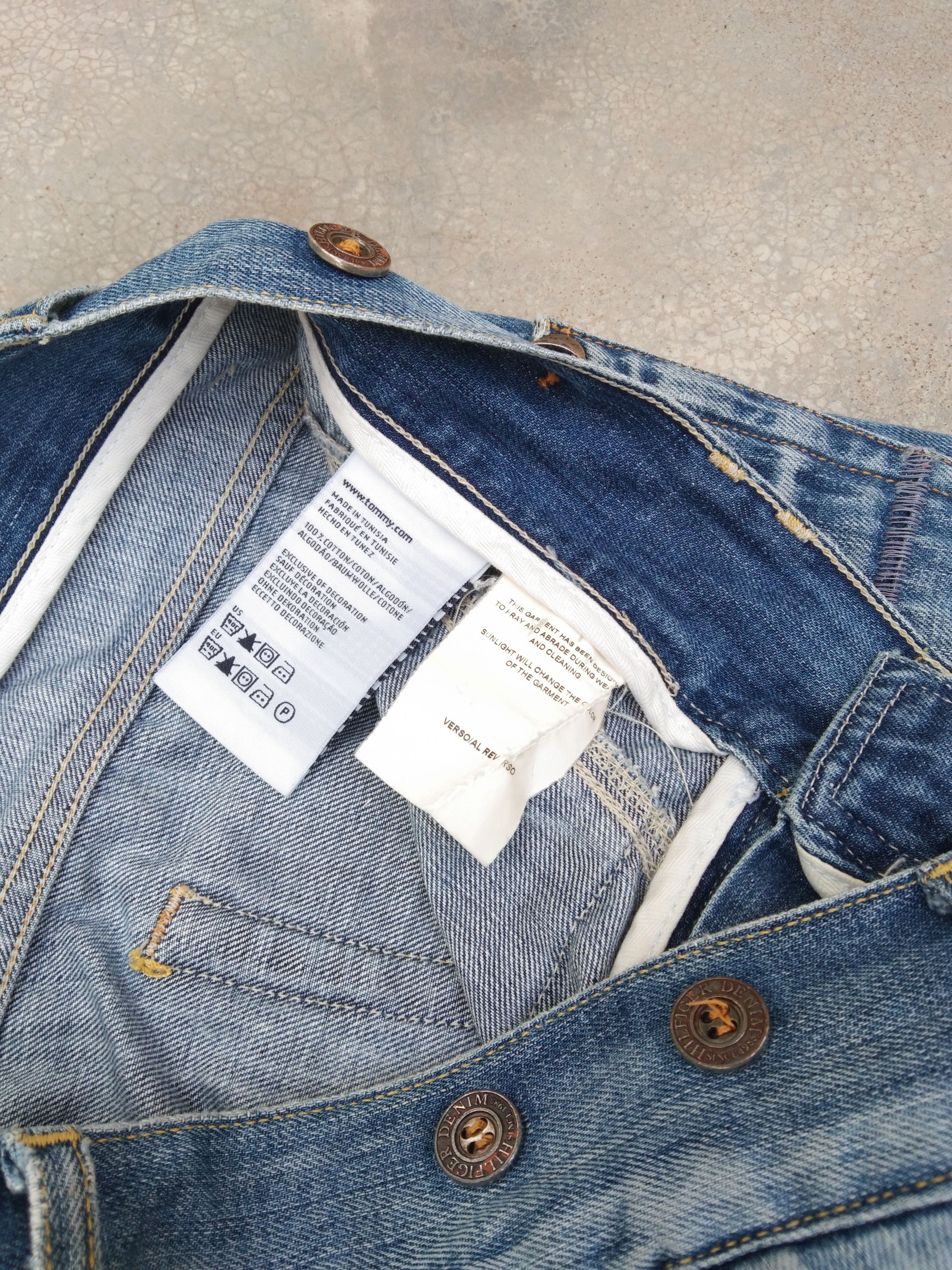 Tommy Hilfiger Vintage Tommy Hilfiger Straight Leg Distressed Jeans 31x34 Size US 31 - 10 Thumbnail