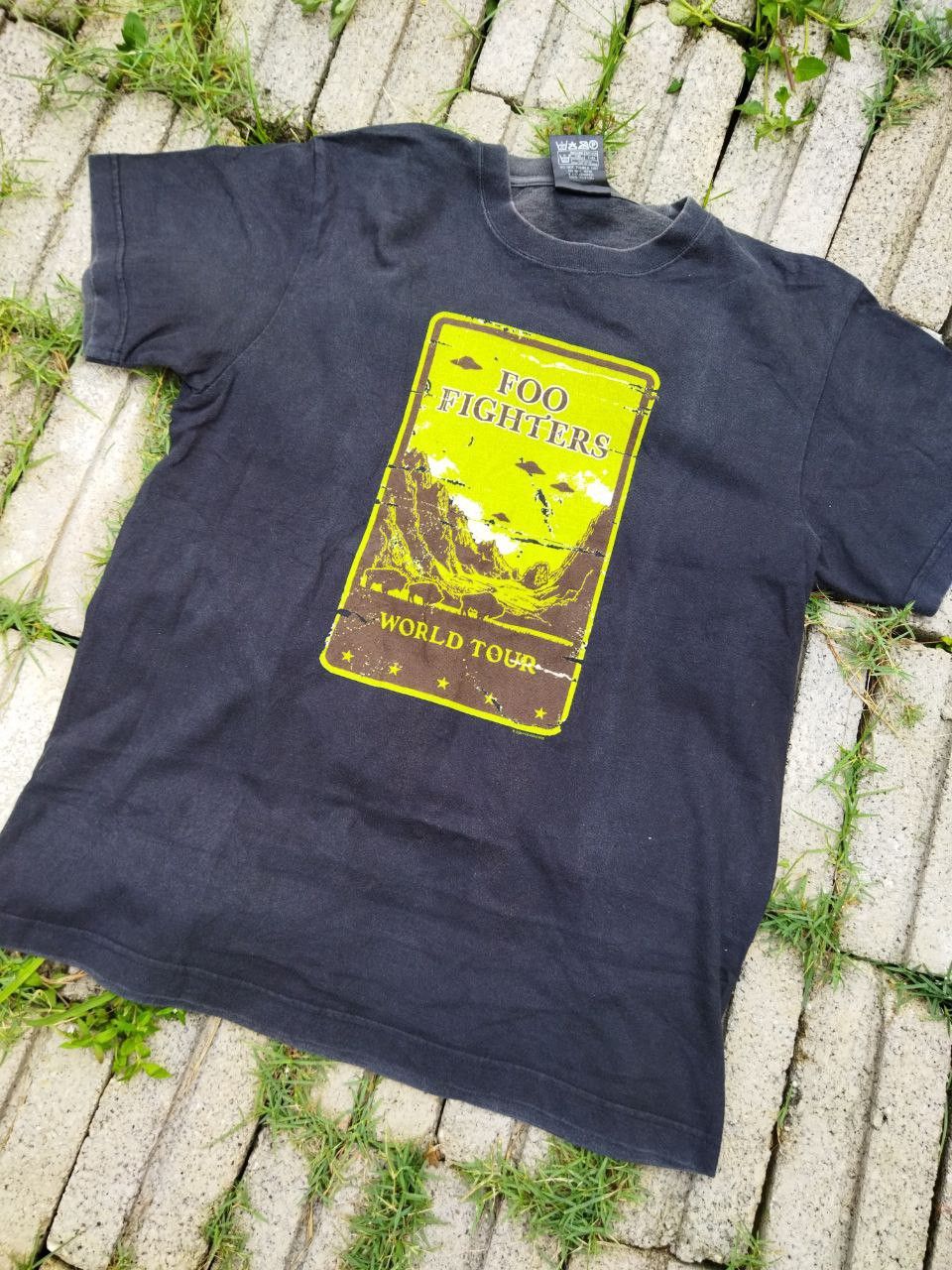 Band Tees Vintage Foo Fighters World Tour Tee Size US M / EU 48-50 / 2 - 2 Thumbnail