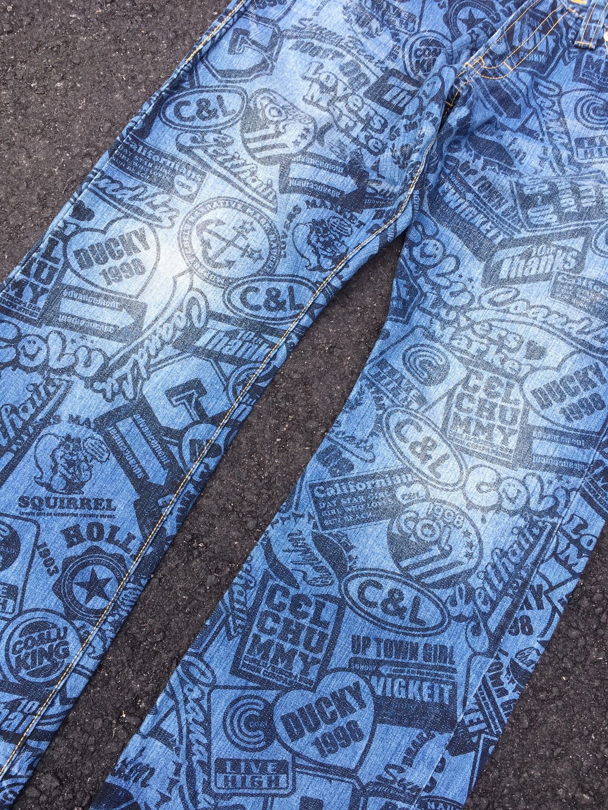 Hysteric Glamour FLARED CO&LU OVER PRINT HYSTERIC GLAMOUR DENIM JEANS Size US 33 - 3 Thumbnail