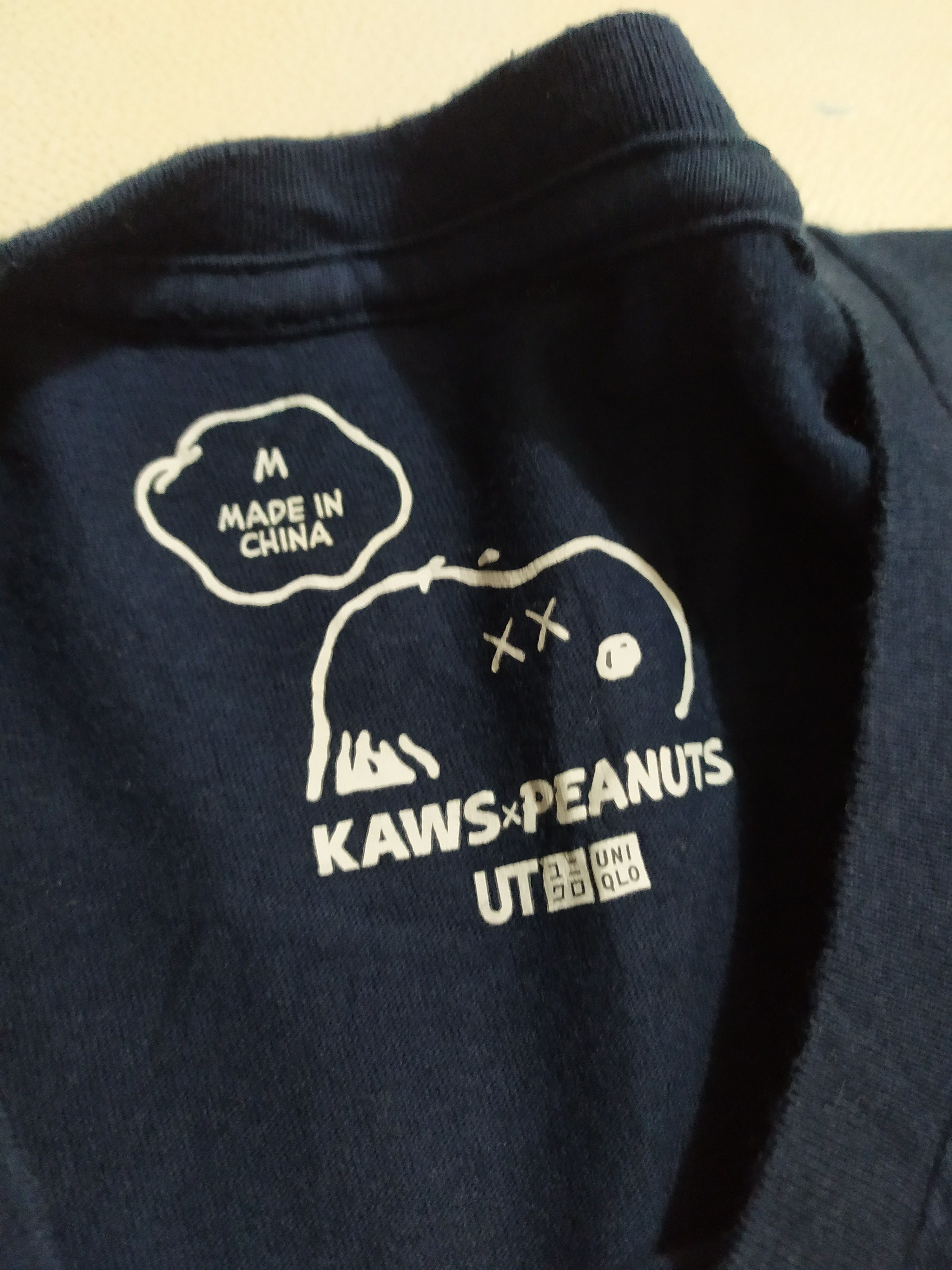 Disney × Kaws × Uniqlo 🔥Uniqlo x Kaws x Peanuts T-shirt Size US M / EU 48-50 / 2 - 3 Thumbnail