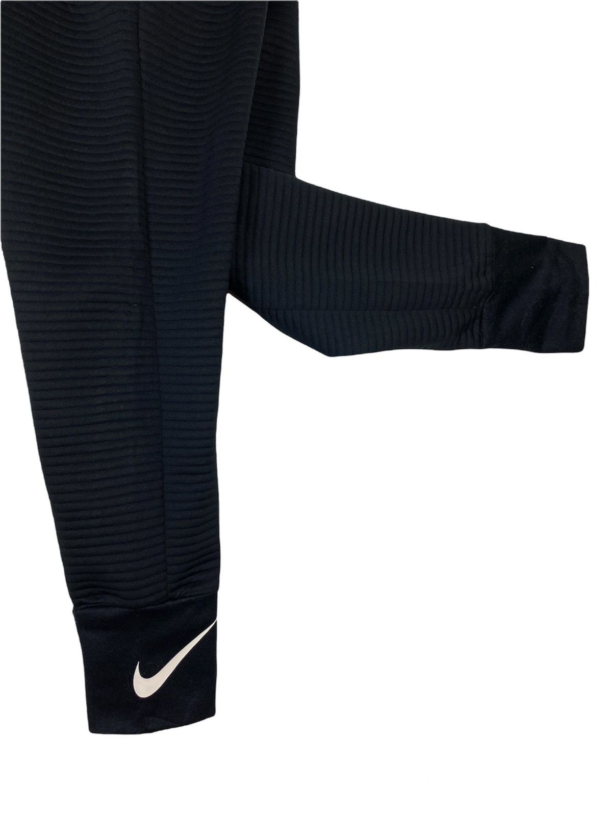 Nike Rare‼️Nike Jogger Pants Big Logo Medium Size (For Women) Size 30" / US 8 / IT 44 - 3 Thumbnail