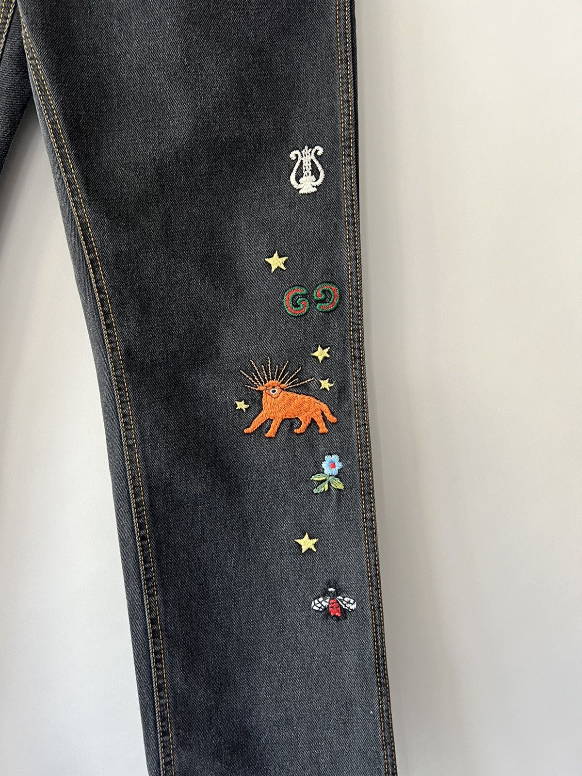Gucci 🔥$1.4K Value🔥 Gucci Logo Embroidered Tiger Patch Denim Jeans Size US 32 / EU 48 - 3 Thumbnail