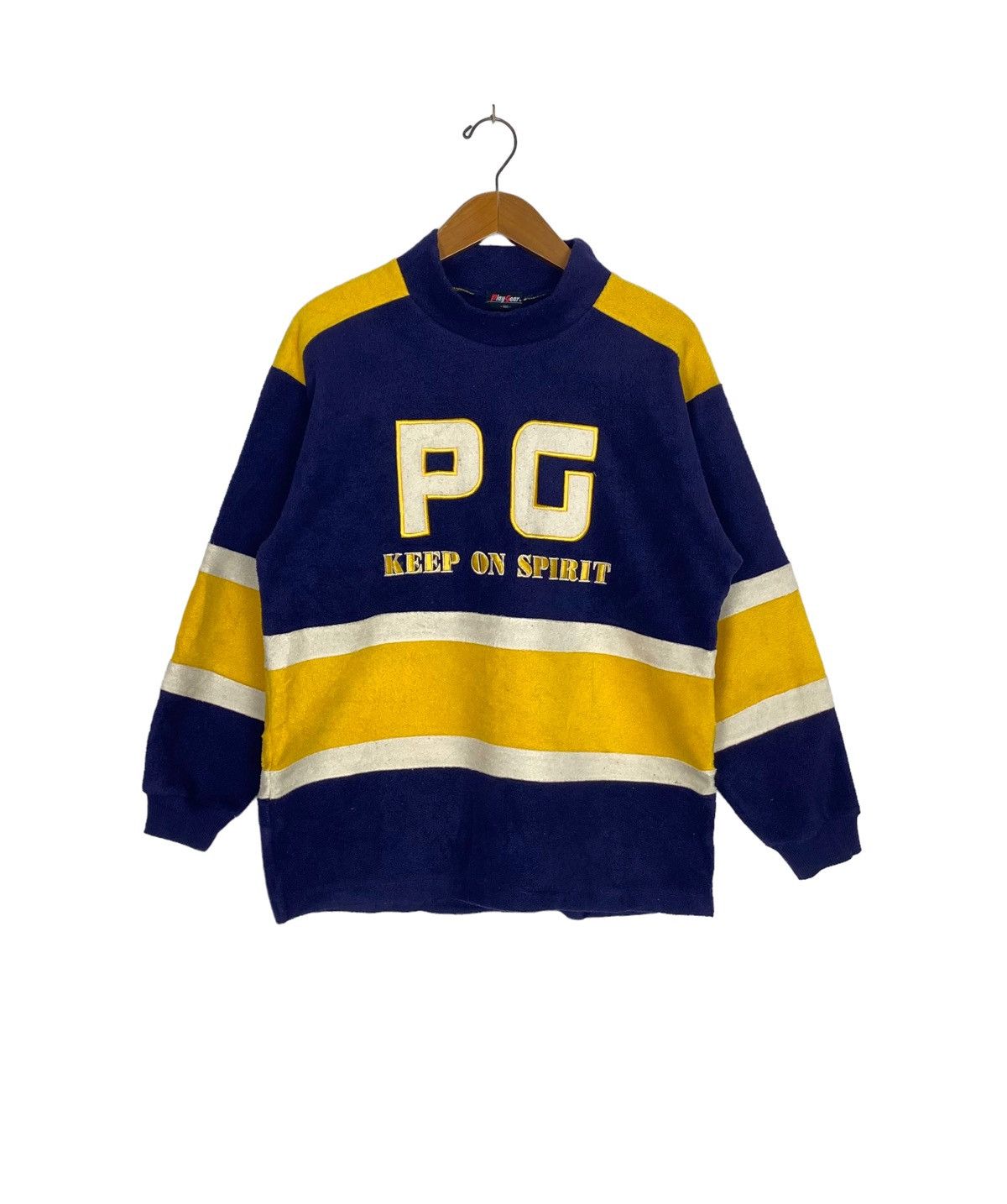 Vintage Rare‼️ Vintage Play Gear Sweatshirt Embroidery Spell Out Size US S / EU 44-46 / 1 - 1 Thumbnail