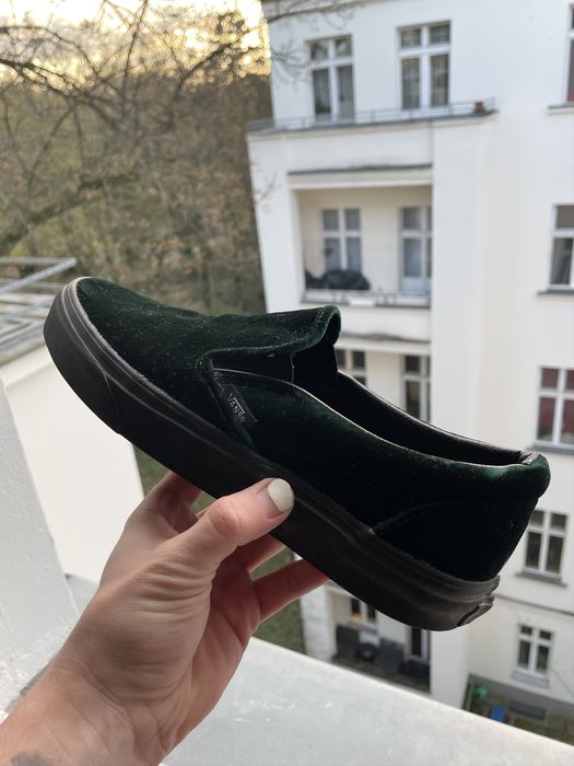 Green velvet hotsell vans slip on