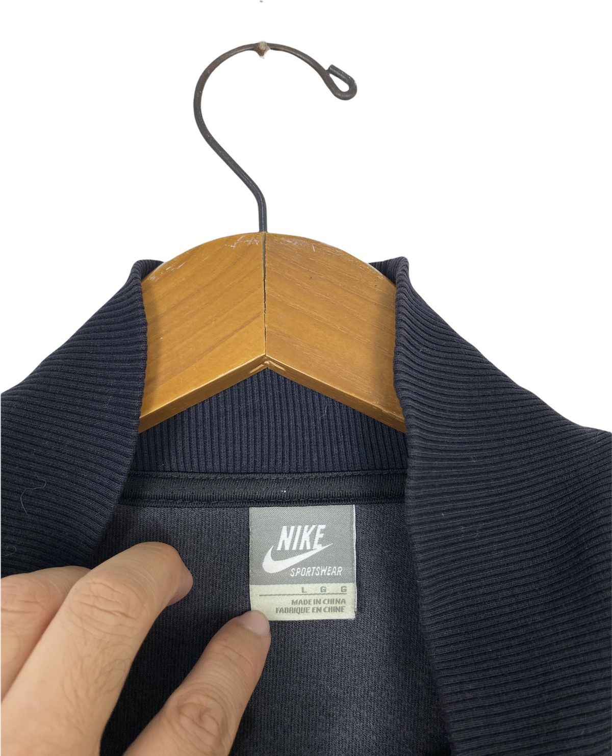 Nike Rare‼️Nike Sweater Embroidery Small Logo Large Size Size US L / EU 52-54 / 3 - 5 Thumbnail