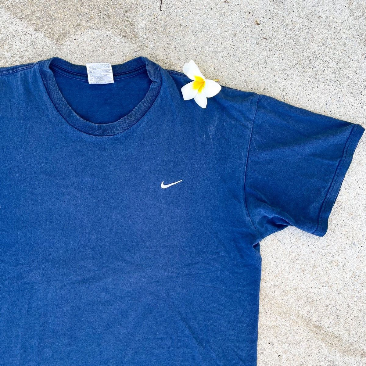 Nike × Vintage Vintage Y2K Nike Embroidered Swoosh Tee Size US L / EU 52-54 / 3 - 2 Thumbnail