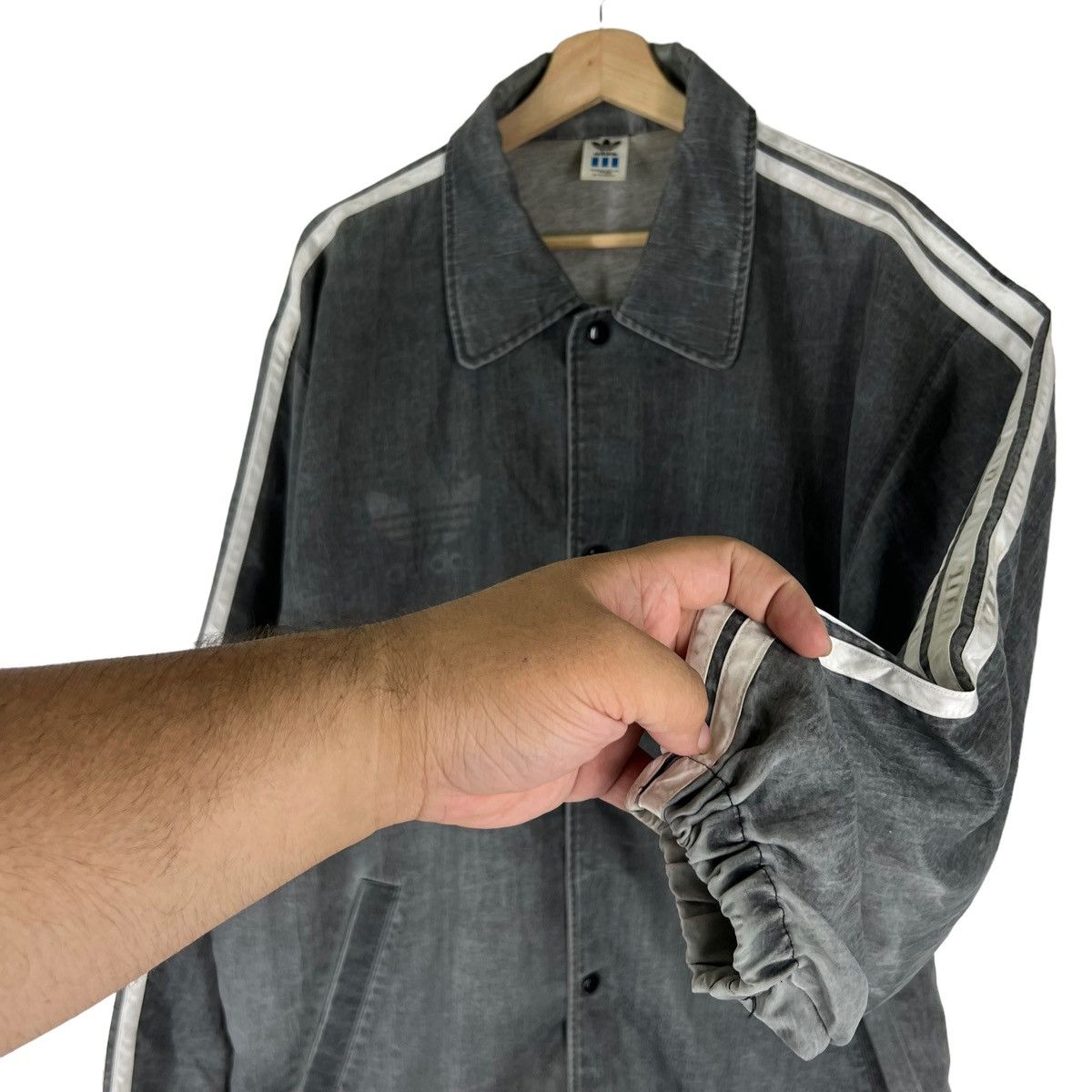 Adidas VINTAGE ADIDAS STRIPED SURVIVAL JACKET BIG LOGO Size US L / EU 52-54 / 3 - 9 Thumbnail