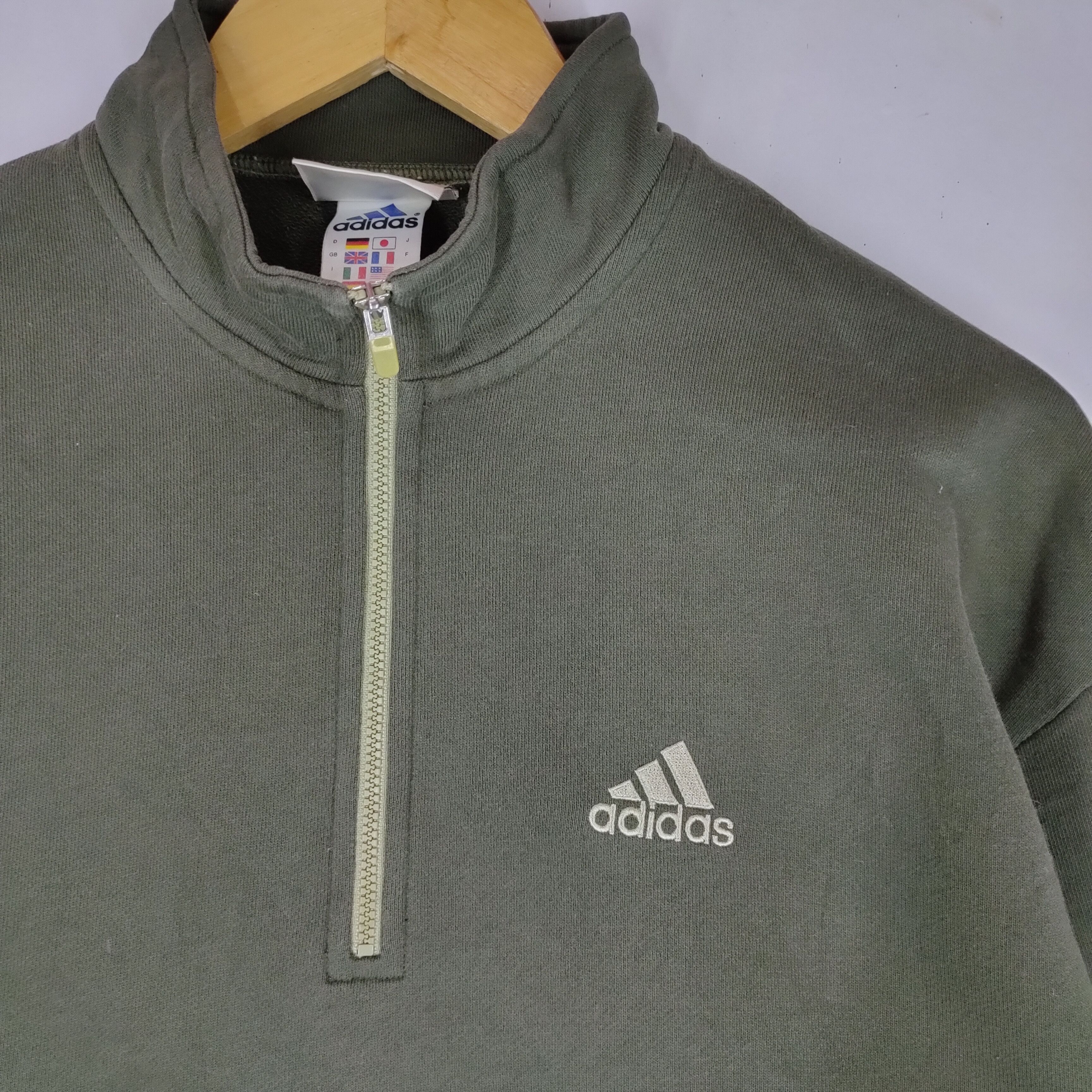 Adidas Vintage ADIDAS EMBROIDERY LOGO Neck Zipper Sweatshirt Size US M / EU 48-50 / 2 - 3 Thumbnail