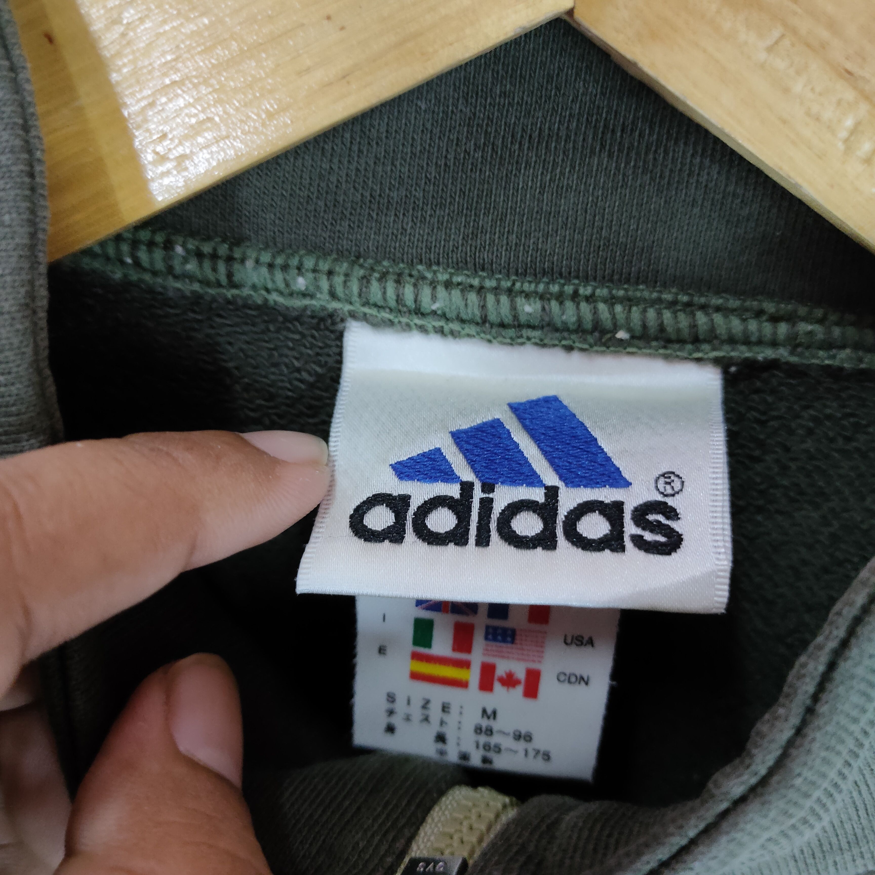 Adidas Vintage ADIDAS EMBROIDERY LOGO Neck Zipper Sweatshirt Size US M / EU 48-50 / 2 - 4 Thumbnail