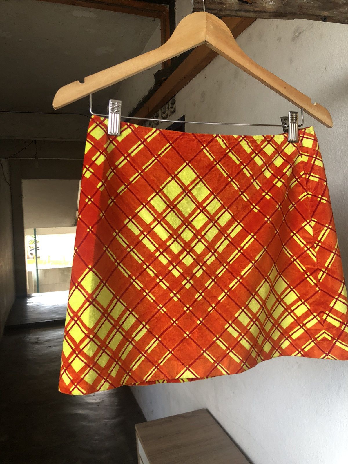 agnes b. Vintage Agnes B. Paris Orange Mini Skirts Size 28" / US 6 / IT 42 - 4 Thumbnail