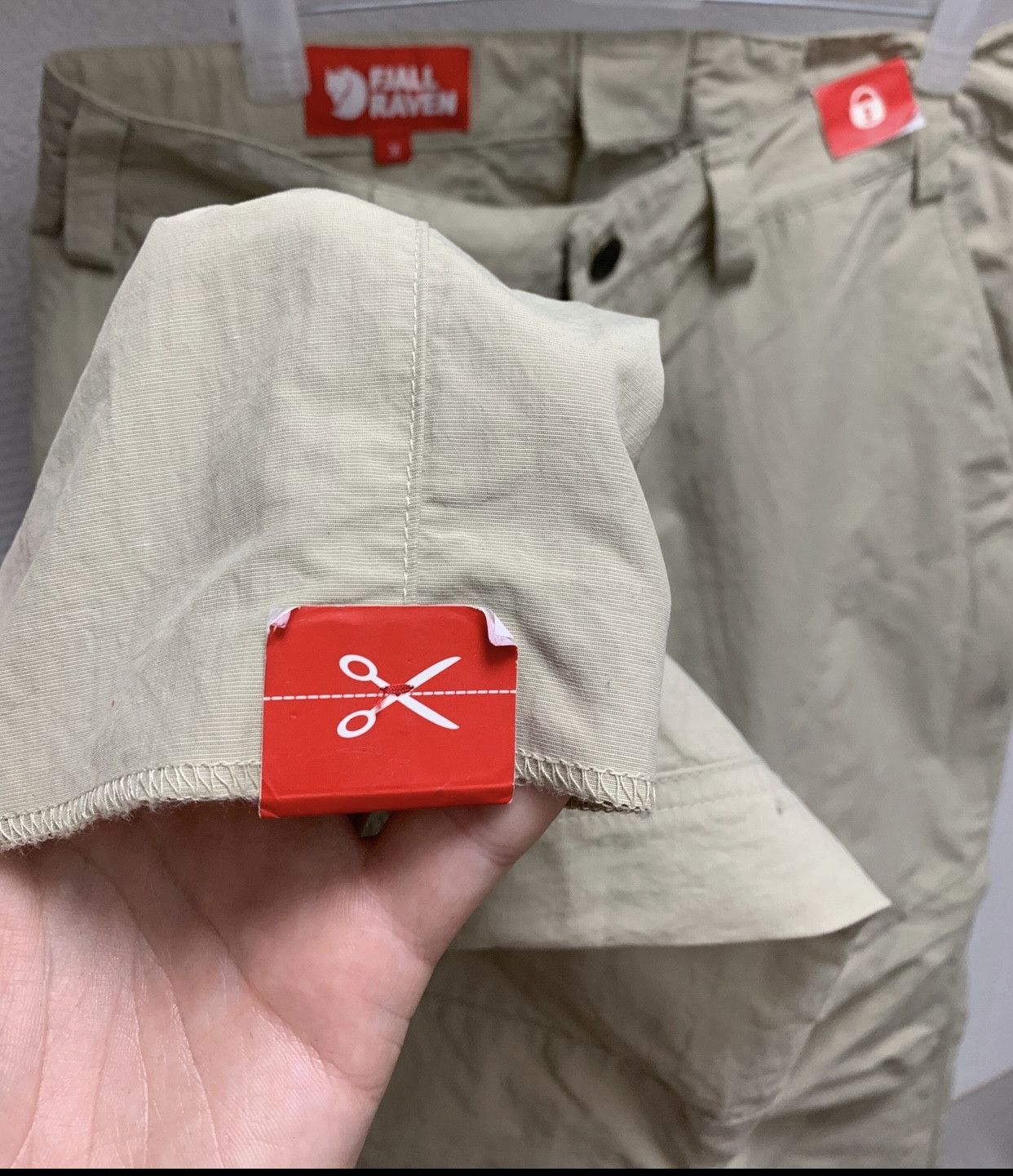 Fjallraven Fjallraven casual transformer pants L36 W30-32 cargo new Size US 36 / EU 52 - 8 Thumbnail