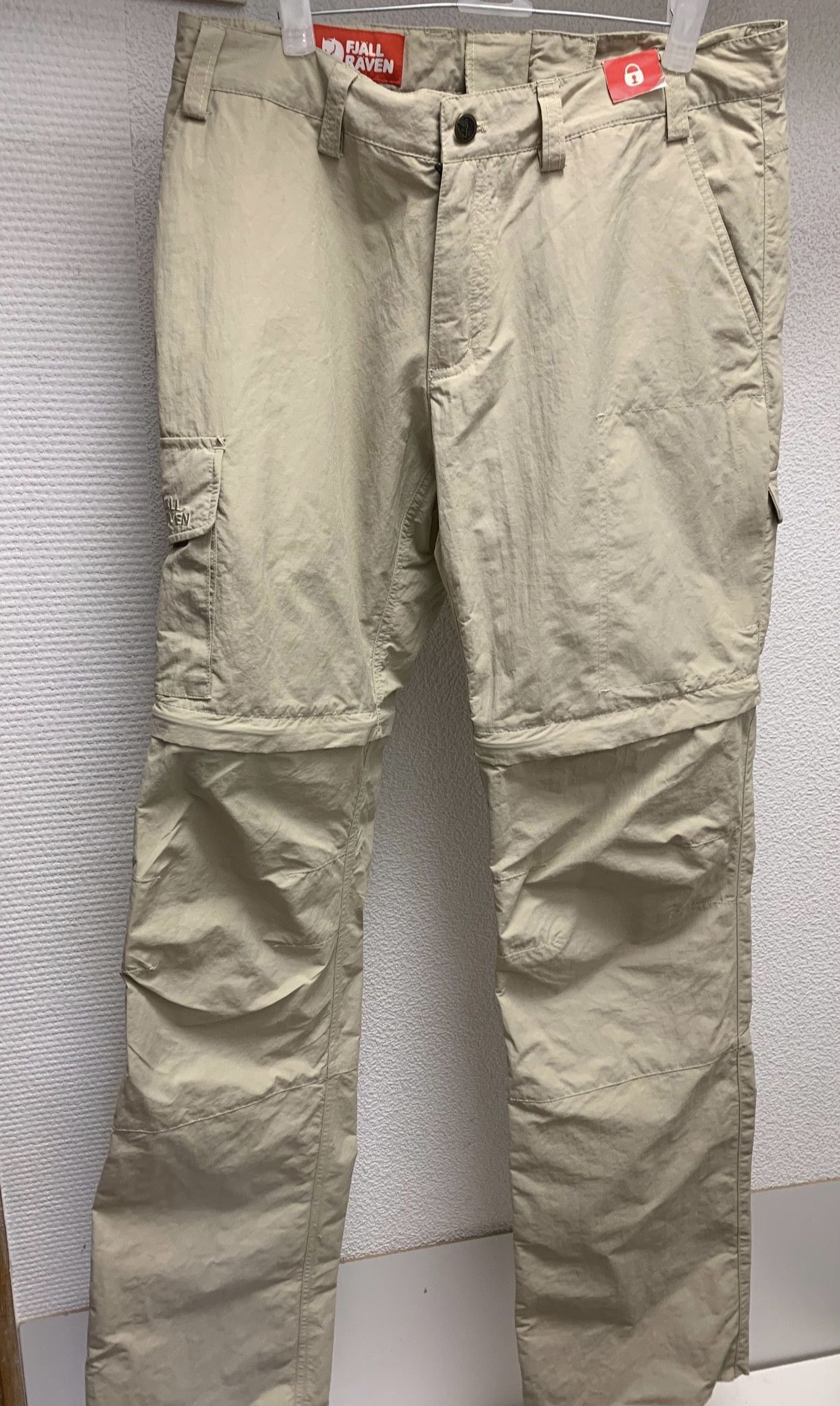 Fjallraven Fjallraven casual transformer pants L36 W30-32 cargo new Size US 36 / EU 52 - 1 Thumbnail