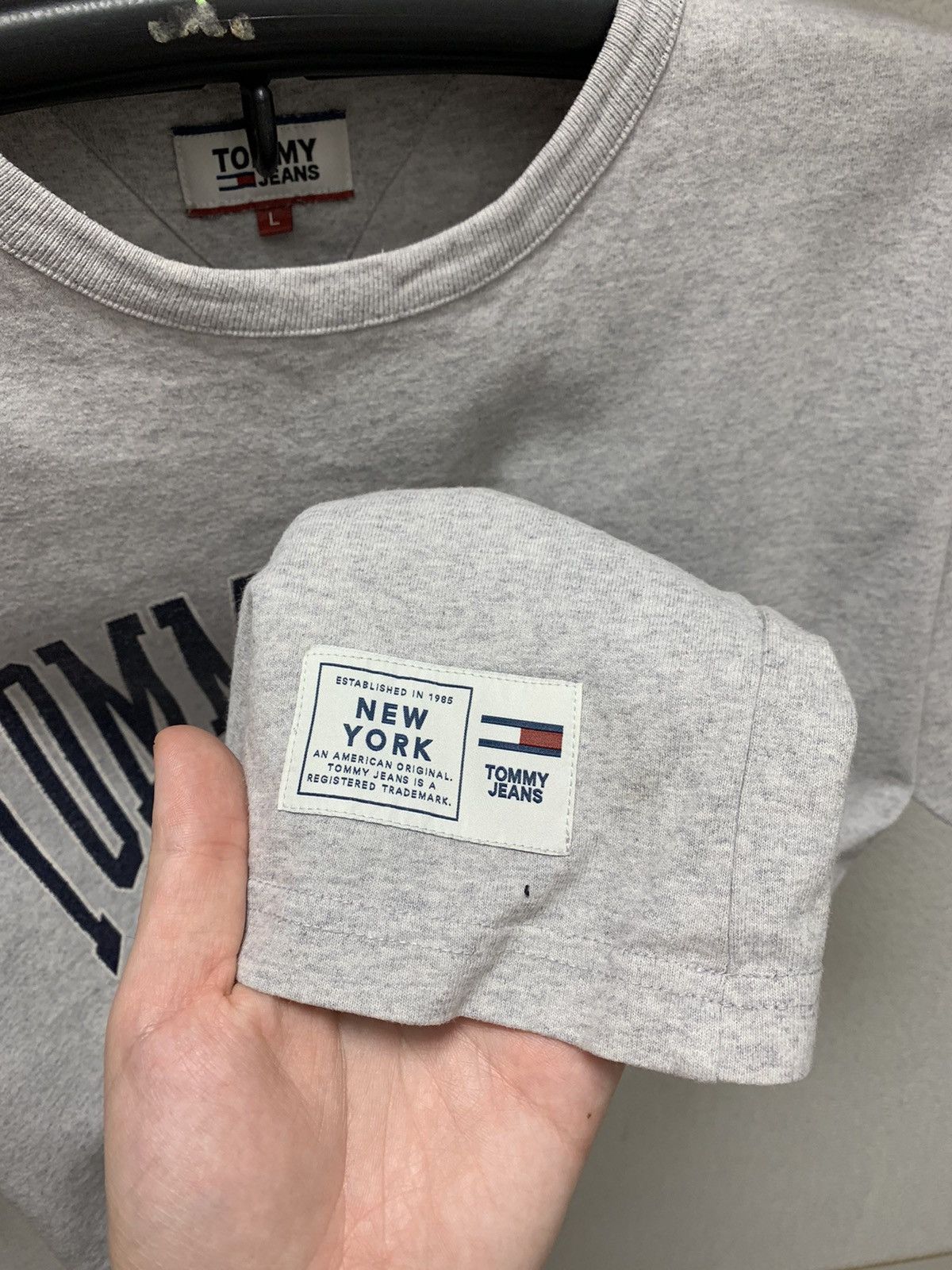 Tommy Hilfiger Tommy jeans Hilfiger big logo t-shirt vintage L Size US L / EU 52-54 / 3 - 6 Thumbnail