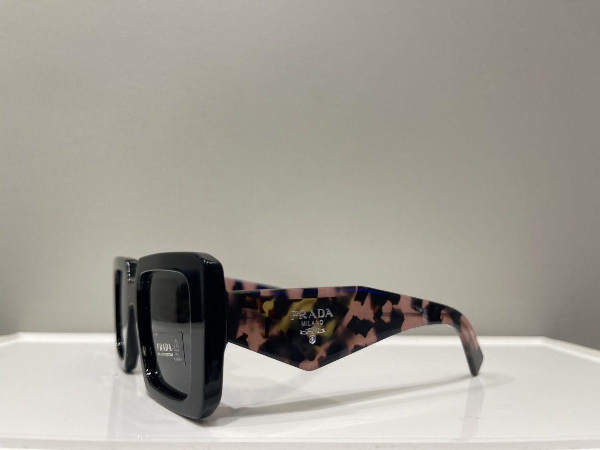 Prada × Vintage NEW Prada SPR23Y Bold Black Sunglasses Size ONE SIZE - 2 Thumbnail