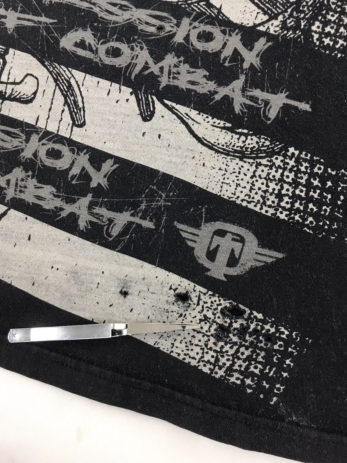 Vintage Tapout Expression Of Combat Rib Bone Gothic Striped Design Size US XL / EU 56 / 4 - 8 Thumbnail