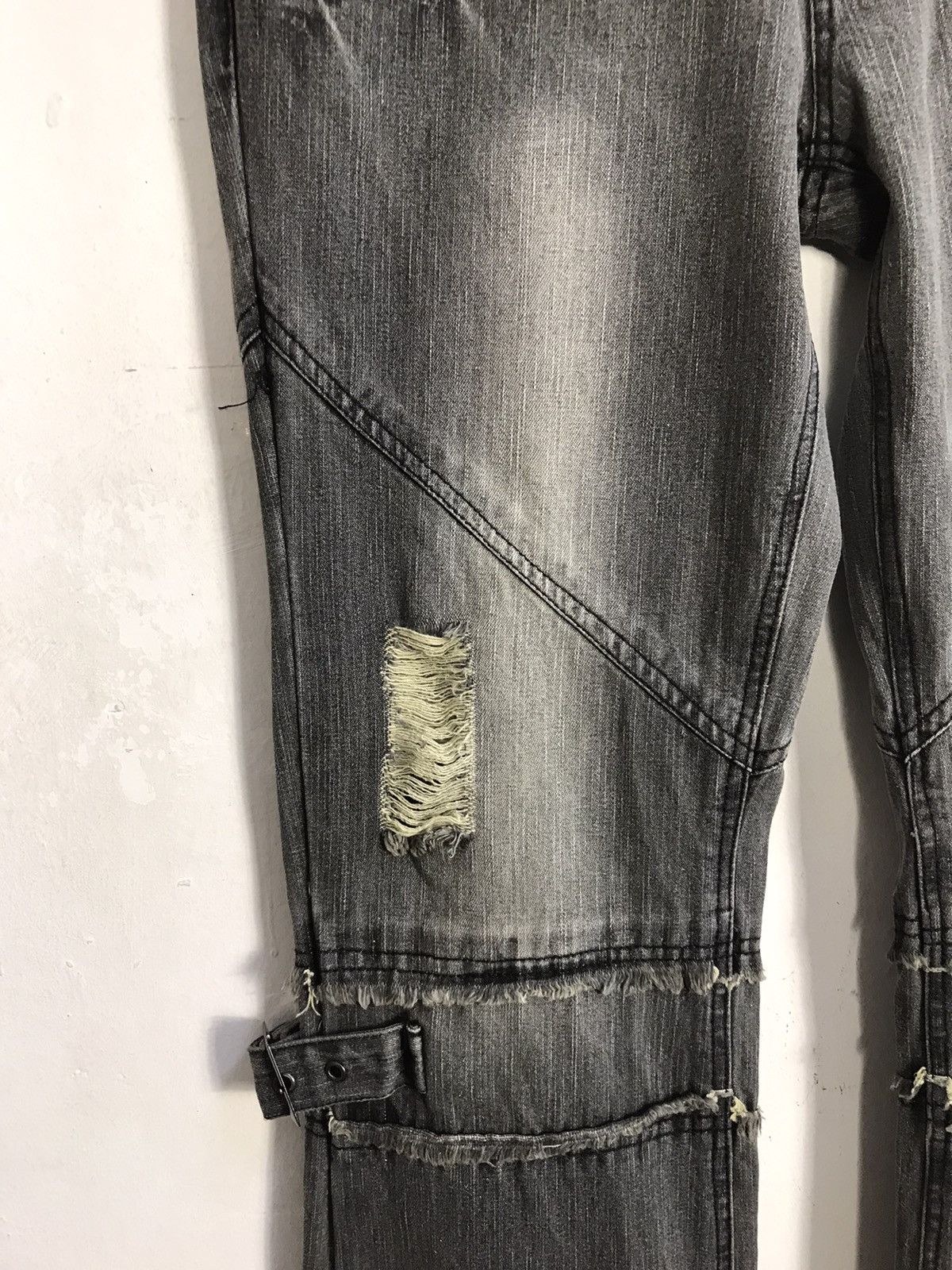 Japanese Brand Vintage Black Baccara Bondage Punk Distressed Denim Jeans Size US 32 / EU 48 - 6 Thumbnail