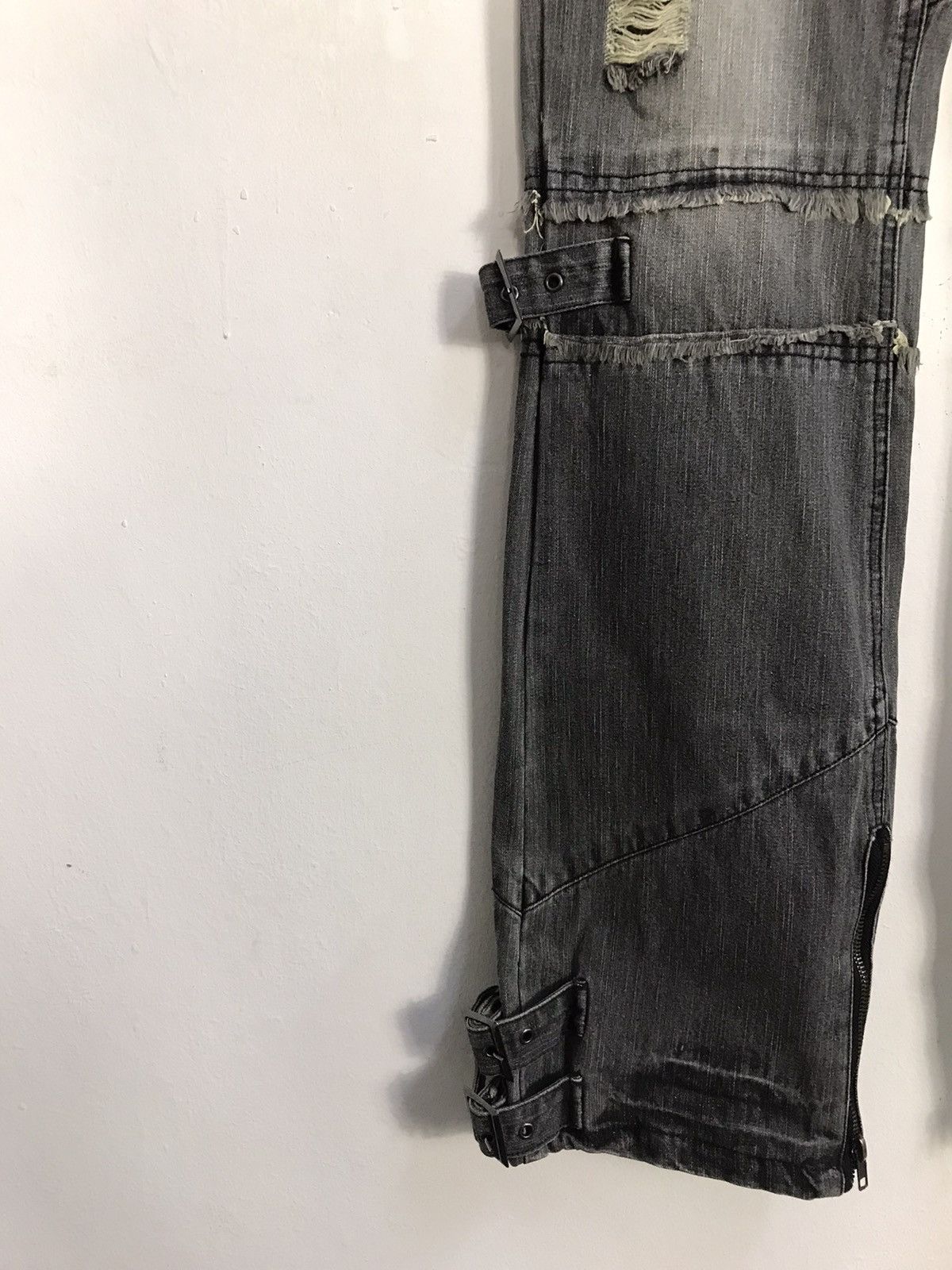 Japanese Brand Vintage Black Baccara Bondage Punk Distressed Denim Jeans Size US 32 / EU 48 - 8 Thumbnail
