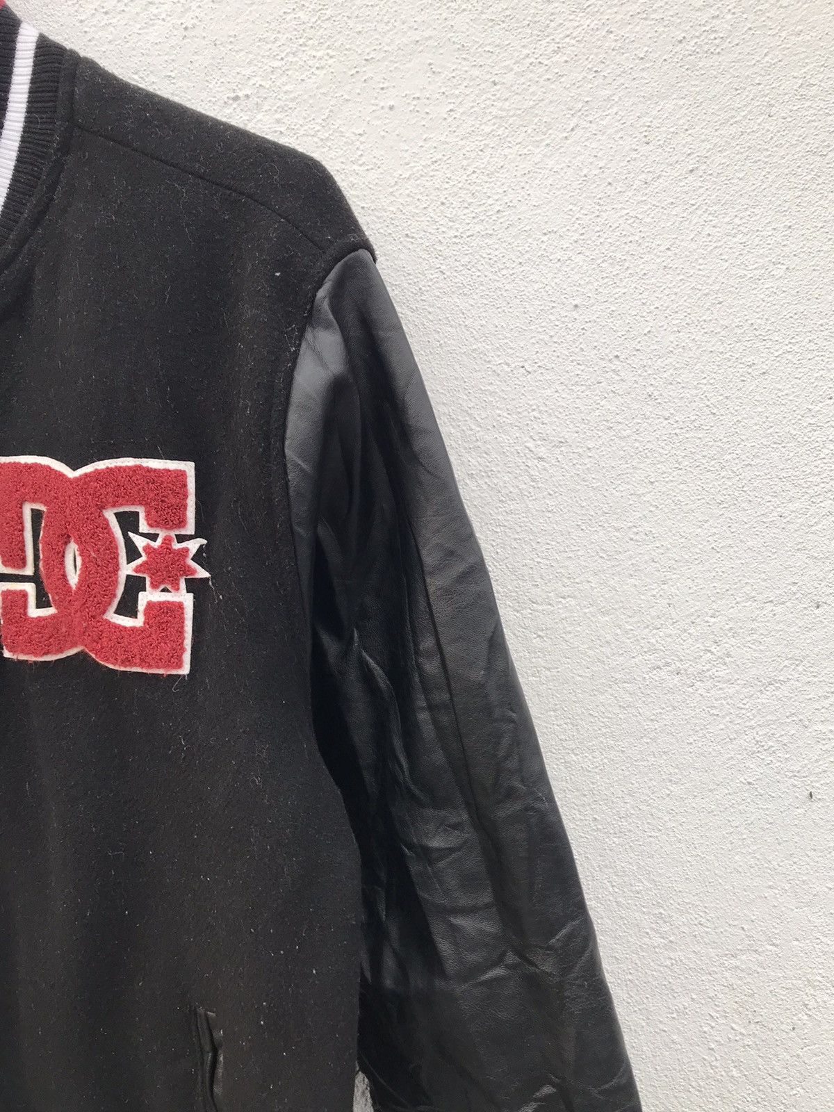 DC DC SHOES varsity jacket embroidery logo Size US M / EU 48-50 / 2 - 7 Thumbnail
