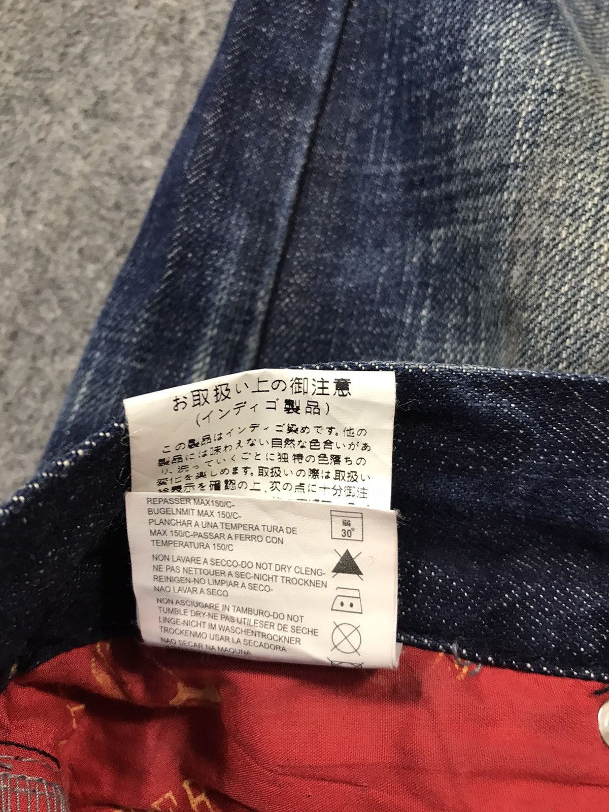 Japanese Brand Vintage Red Pepper Back Side Pocket Design Bucket Back Size US 29 - 19 Thumbnail