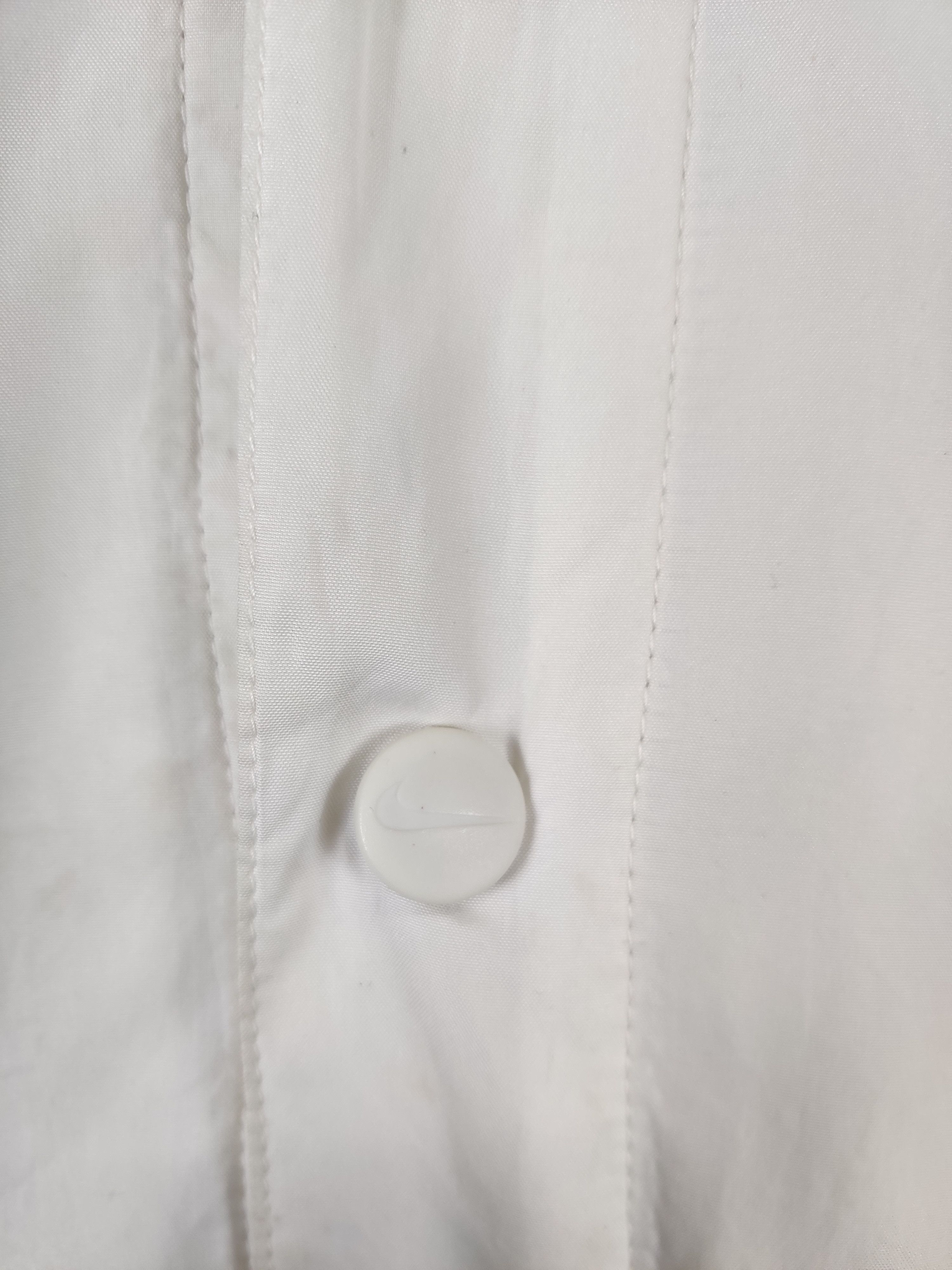Nike Vintage Nike Windbreaker Light Jacket Size US L / EU 52-54 / 3 - 7 Thumbnail
