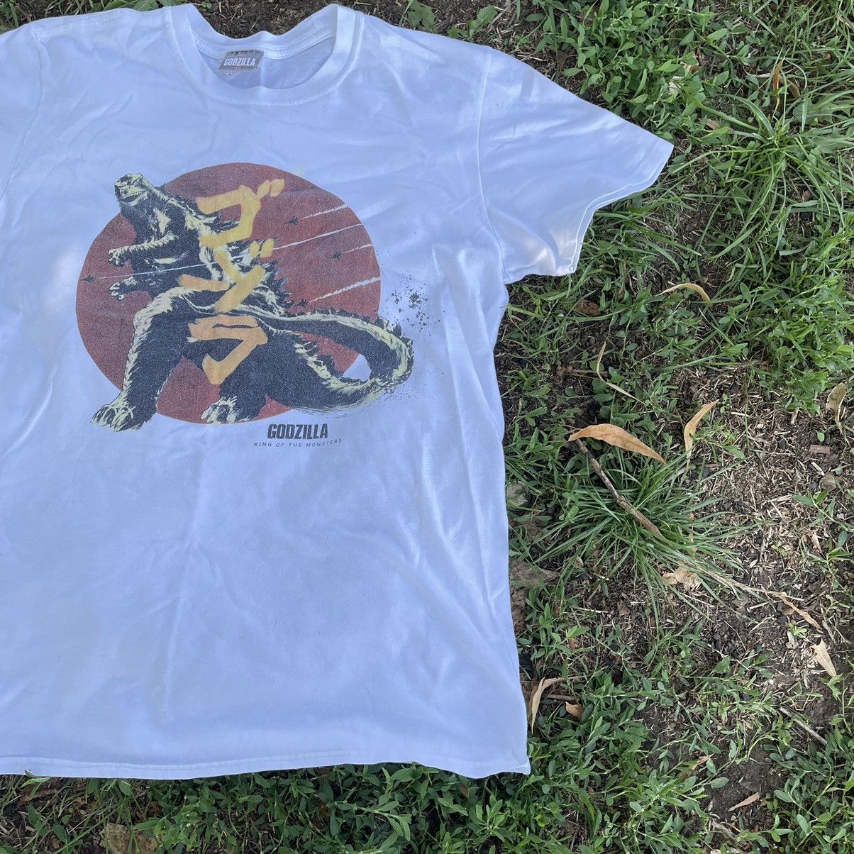 Vintage Vintage Y2K Sun Faded Godzilla Graphic Tee Skate Grunge M Size US M / EU 48-50 / 2 - 2 Thumbnail