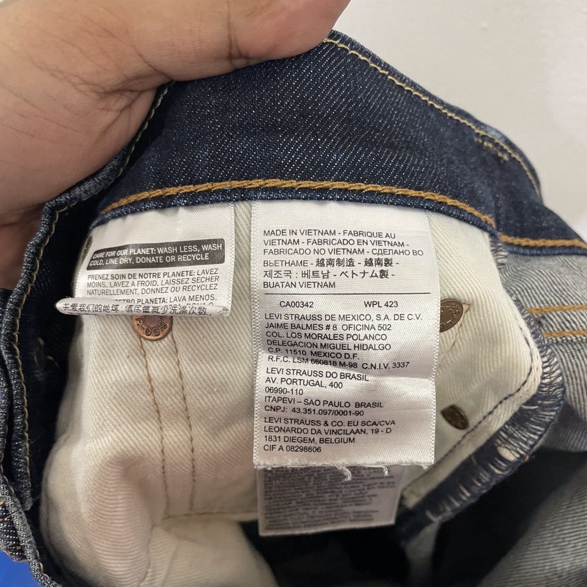 Levi's Vintage Levis 511 Faded Denim Jeans Size US 29 - 8 Thumbnail