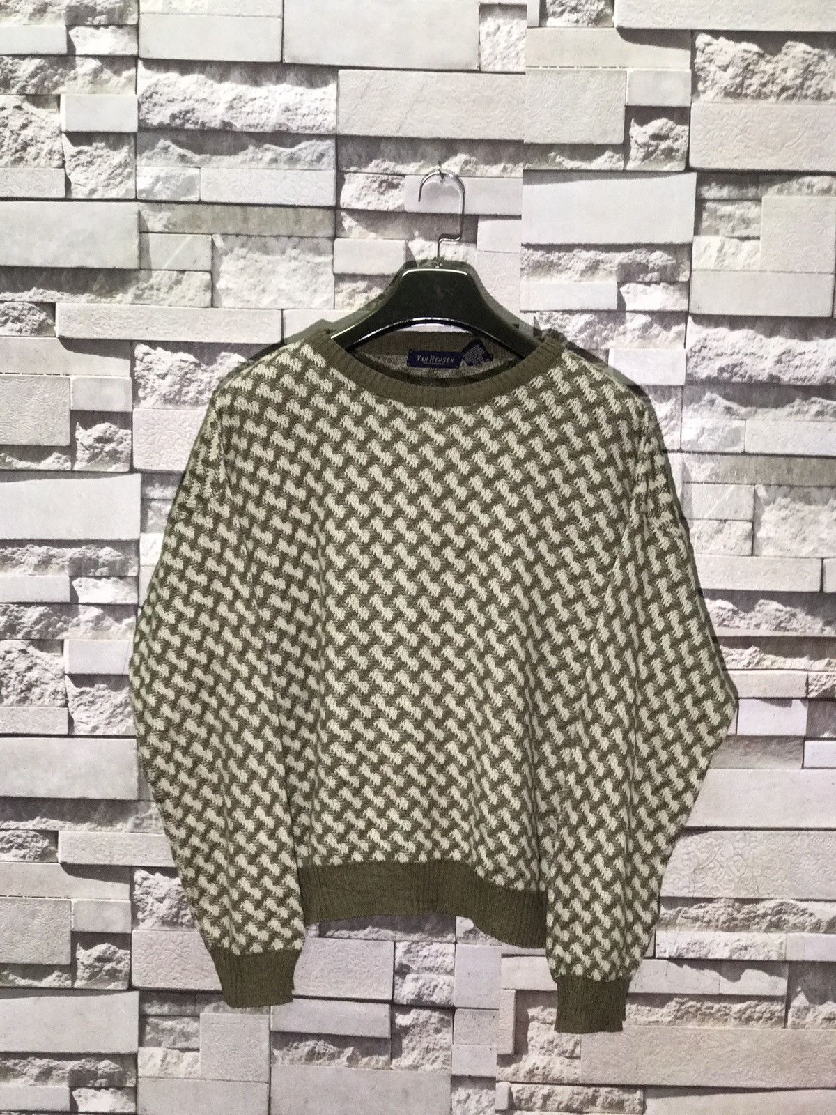 Van Heusen × Vintage Vintage Van Heusen Knit Sweater Size US L / EU 52-54 / 3 - 1 Thumbnail