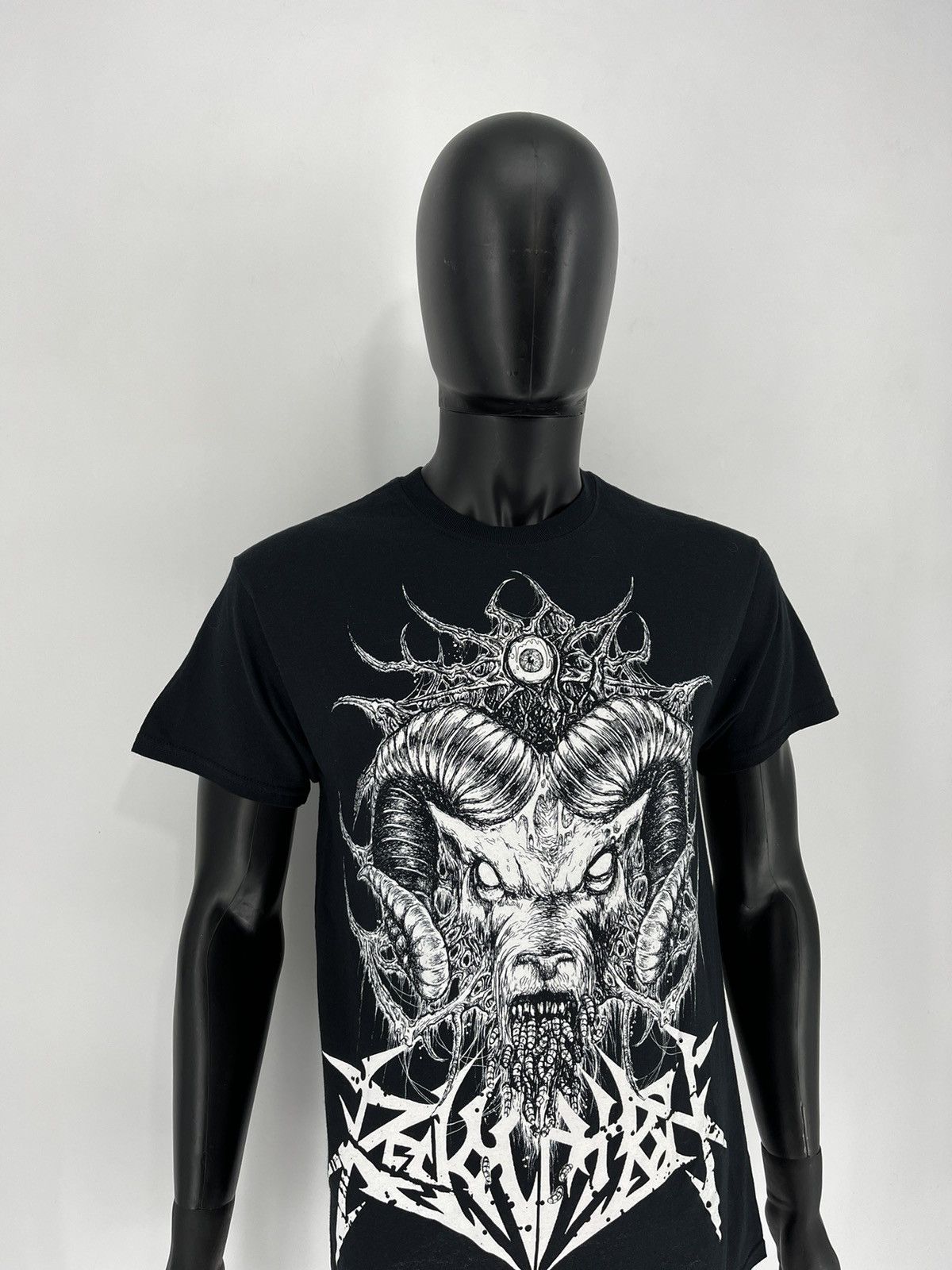 Band Tees 00s Vintage Y2K Revocation Trash Metal Band Tee Size US M / EU 48-50 / 2 - 3 Thumbnail