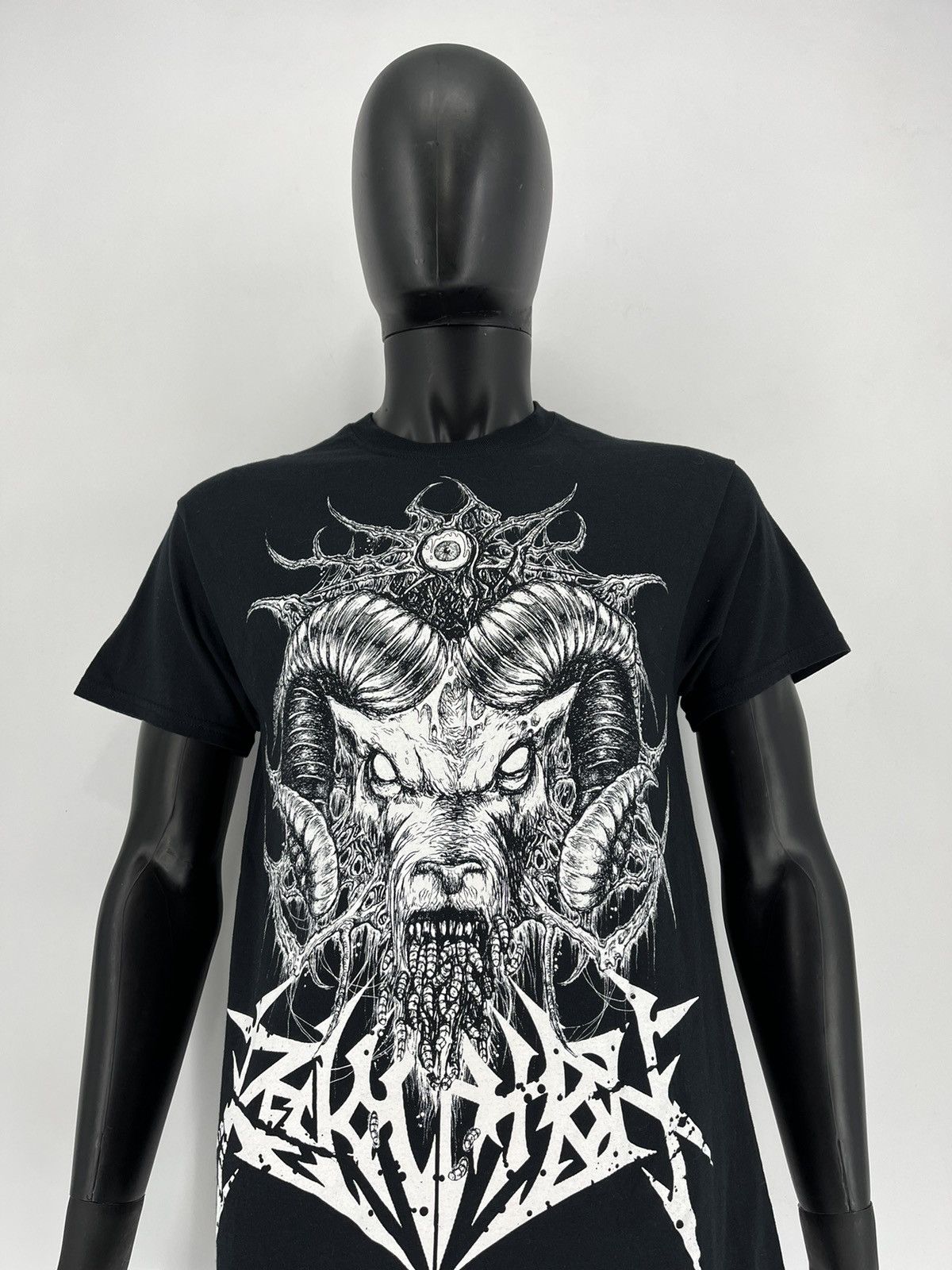 Band Tees 00s Vintage Y2K Revocation Trash Metal Band Tee Size US M / EU 48-50 / 2 - 5 Thumbnail