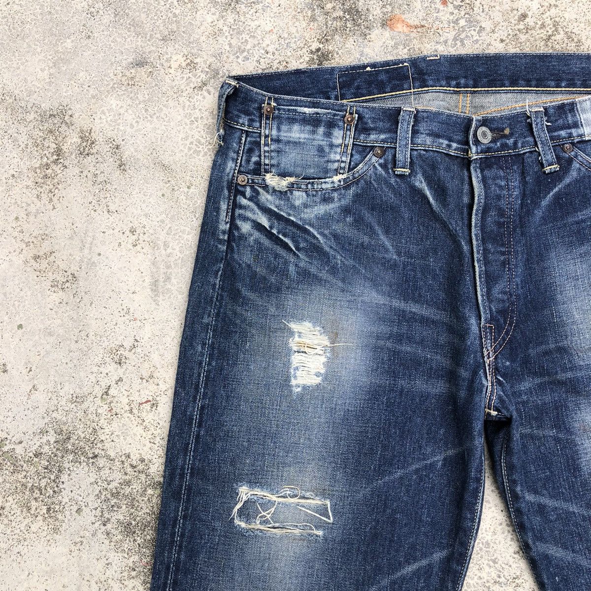 Vintage Vintage Levis 501XX Big E LVC Distressed design OG Size US 35 - 4 Thumbnail