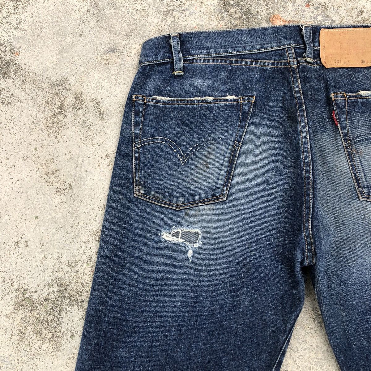 Vintage Vintage Levis 501XX Big E LVC Distressed design OG Size US 35 - 16 Thumbnail
