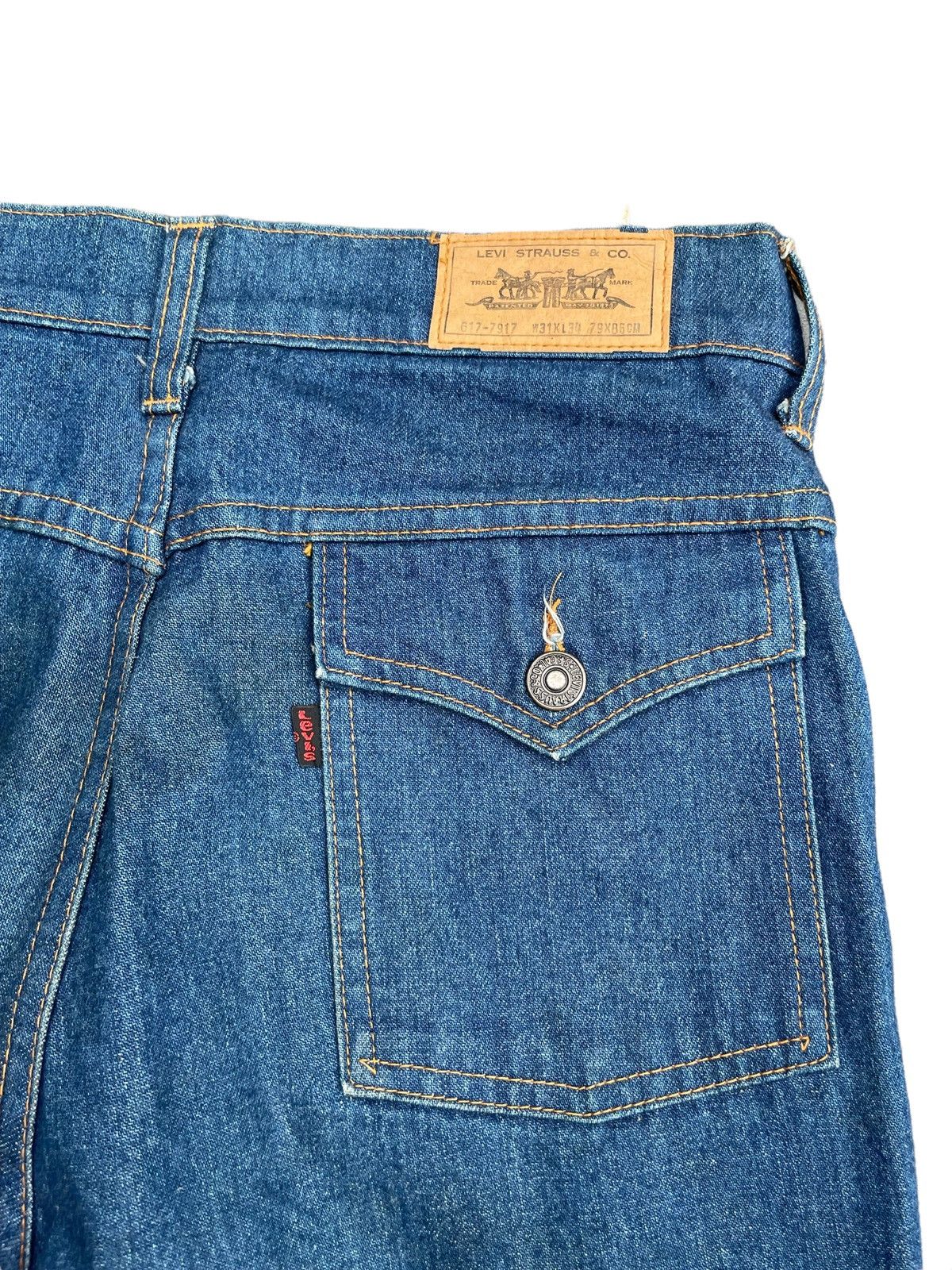 Levi's Vintage 1976 Levis 617 e Black Label Wide Leg Size US 31 - 11 Thumbnail
