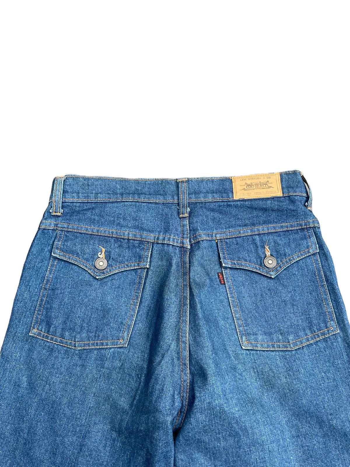 Levi's Vintage 1976 Levis 617 e Black Label Wide Leg Size US 31 - 10 Thumbnail