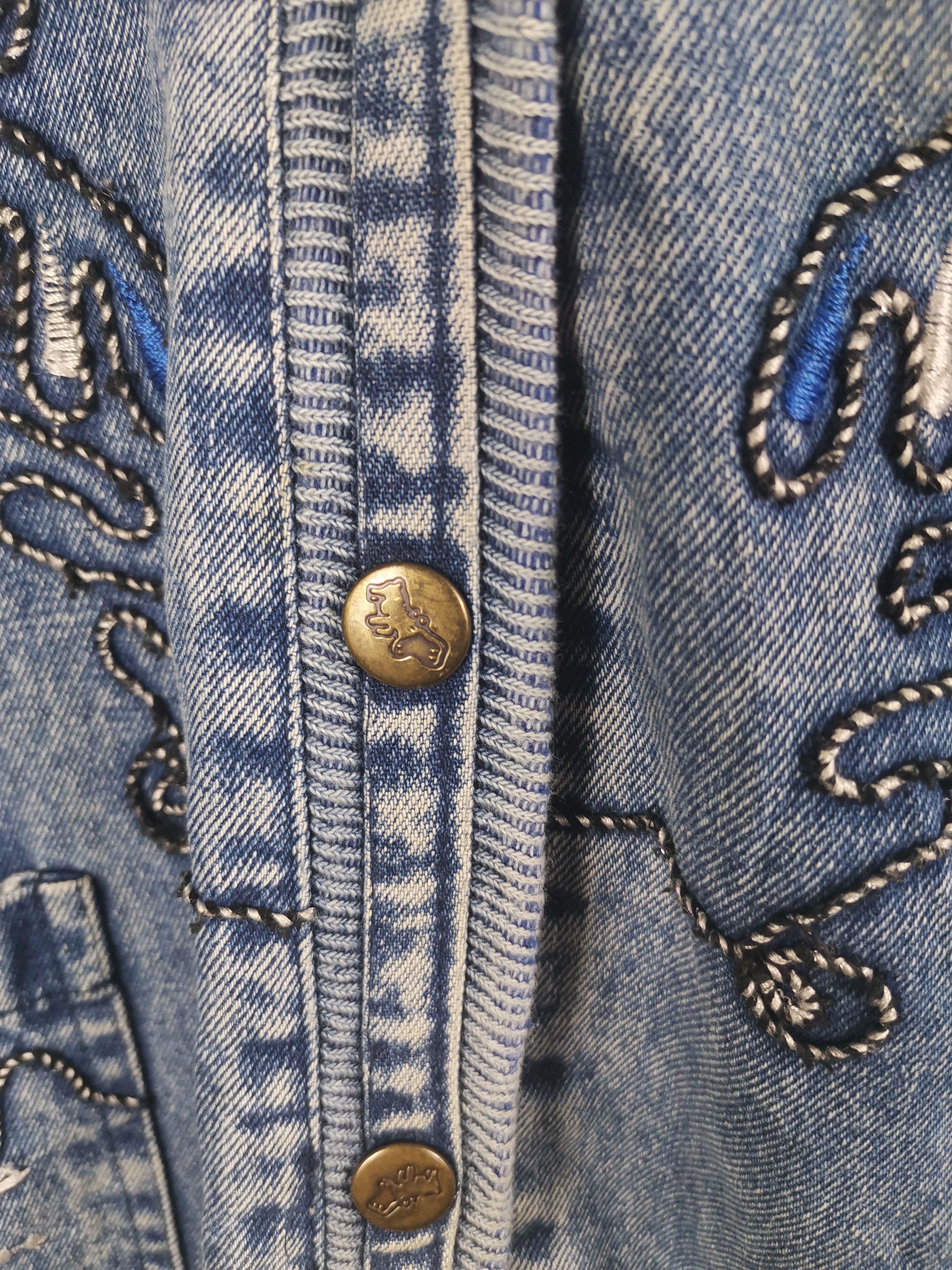 Japanese Brand Vintage Japanese Brand Embroidered Floral Denim Jacket Size US L / EU 52-54 / 3 - 3 Thumbnail