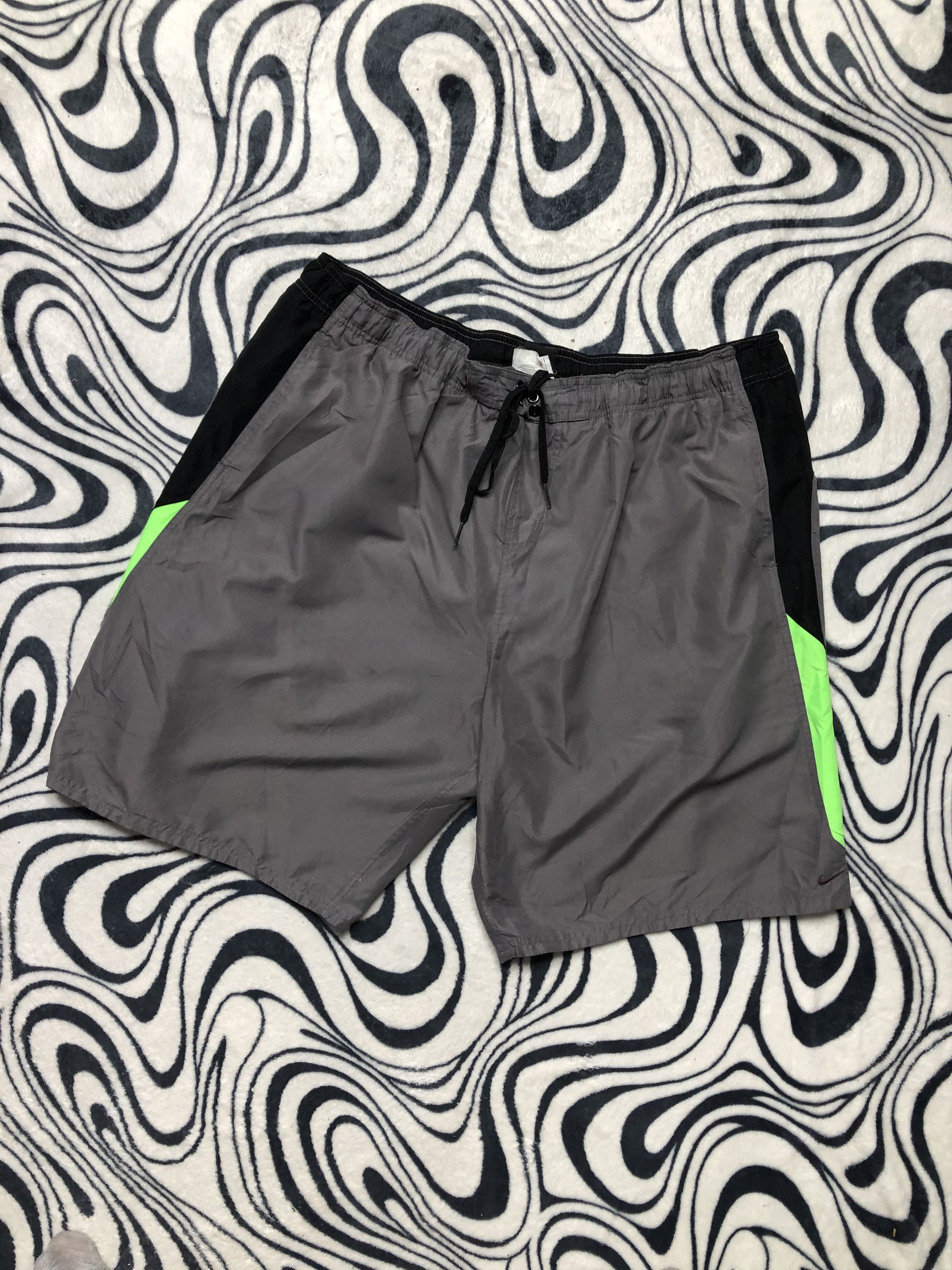 Nike Nike Vintage Mens Shorts Size US 38 / EU 54 - 1 Thumbnail
