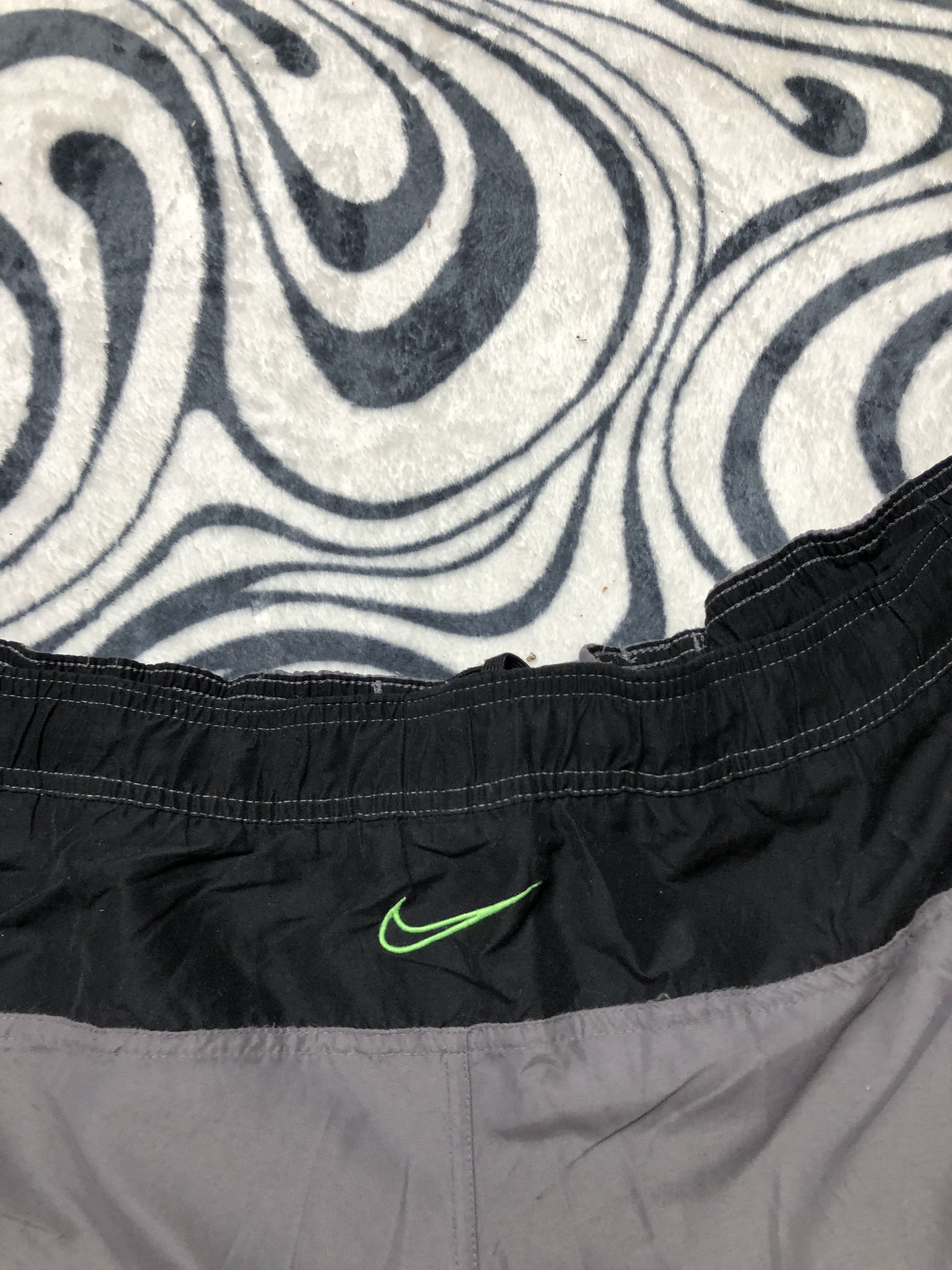 Nike Nike Vintage Mens Shorts Size US 38 / EU 54 - 6 Thumbnail