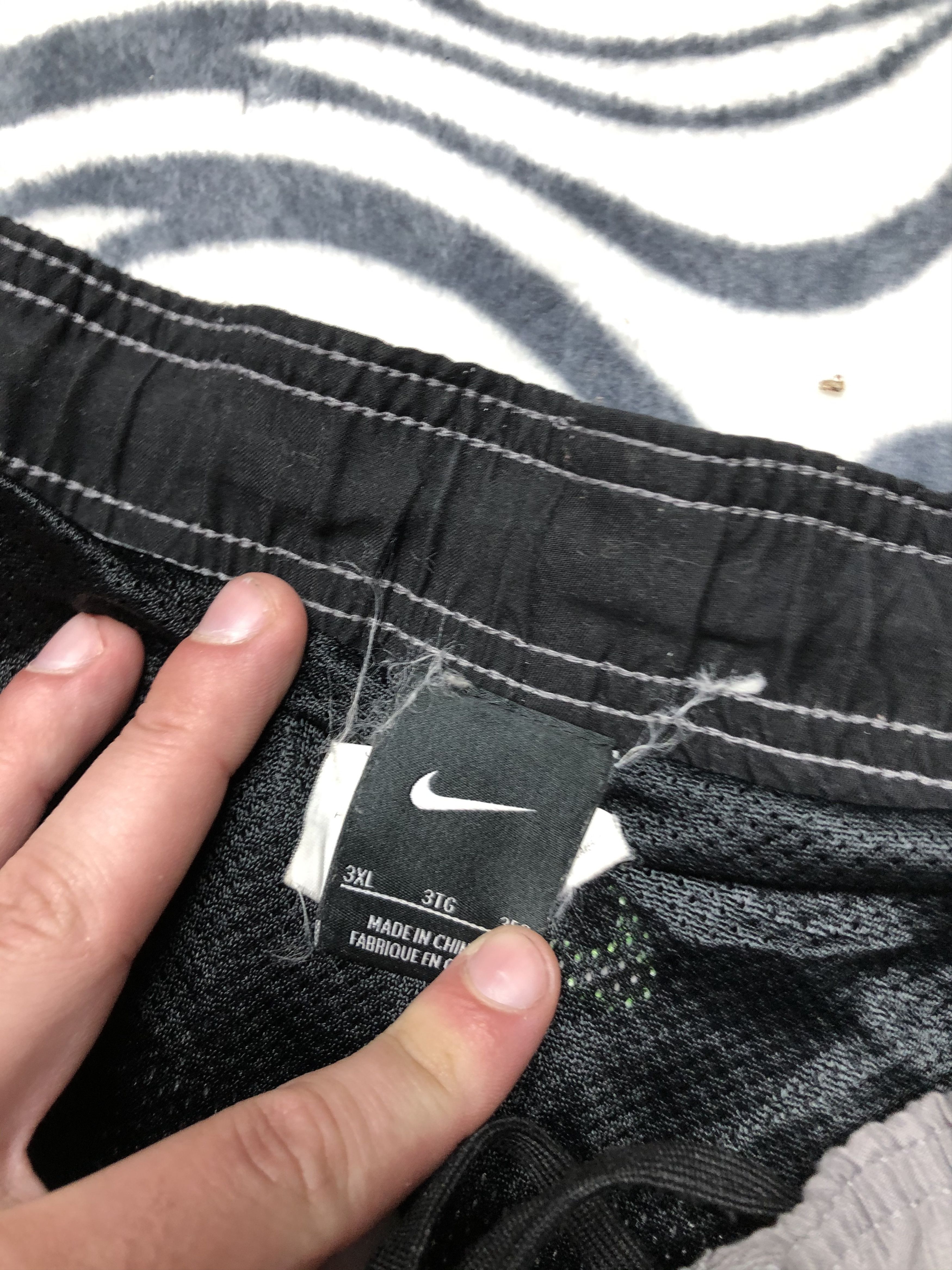 Nike Nike Vintage Mens Shorts Size US 38 / EU 54 - 3 Thumbnail