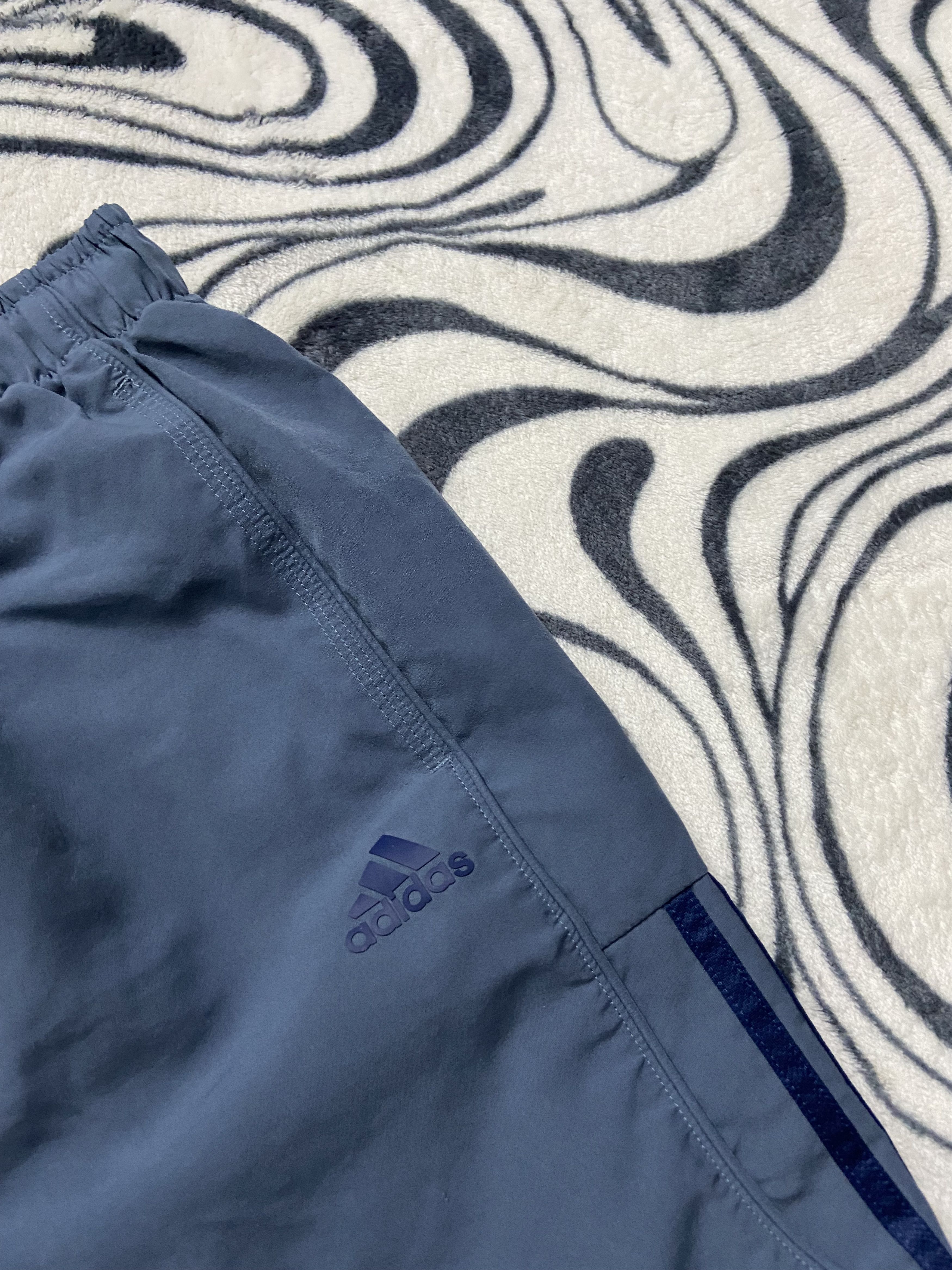 Adidas × Vintage Vintage Adidas Mens Nylon Shorts Y2K Size US 36 / EU 52 - 2 Thumbnail