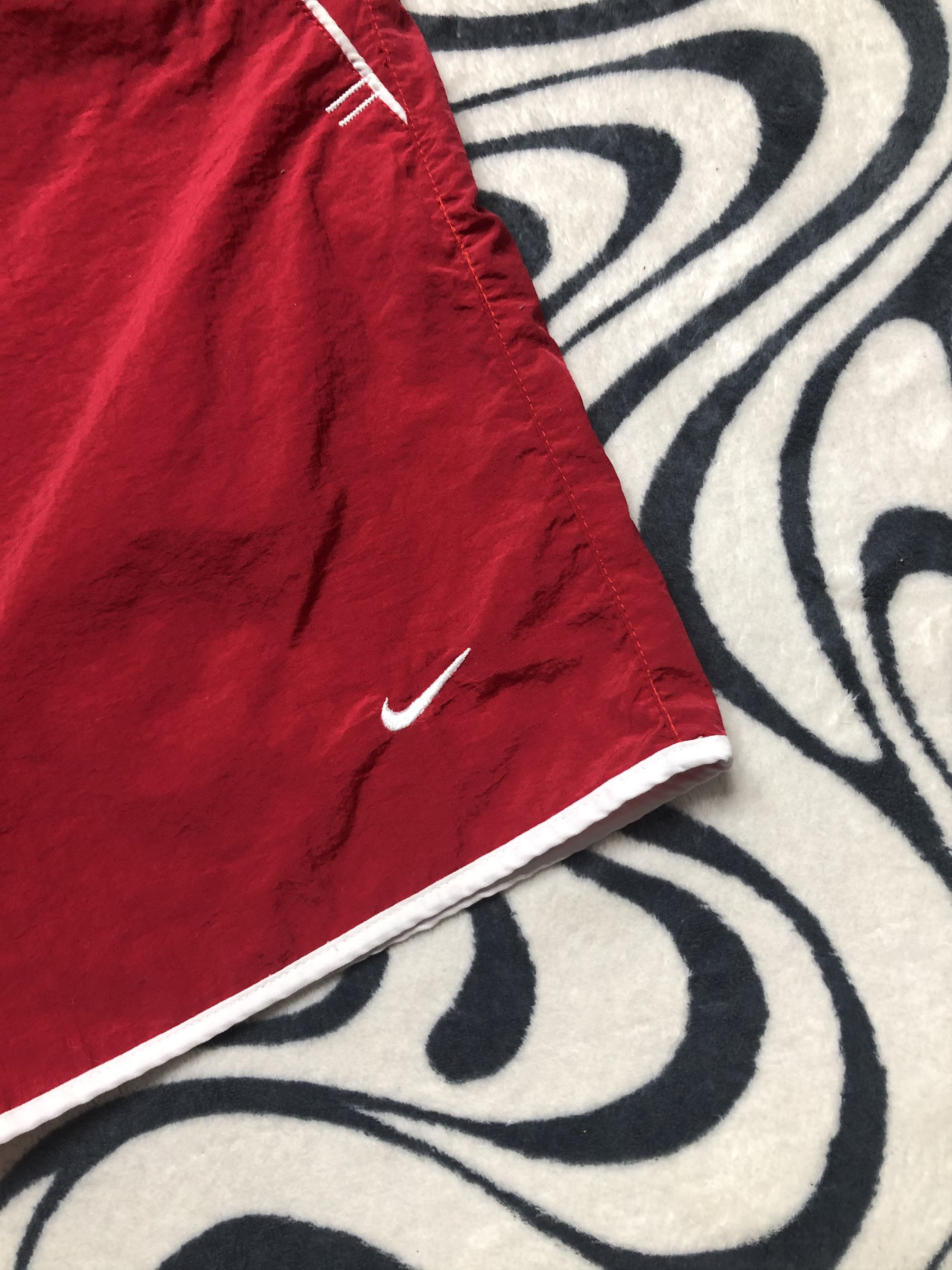 Nike × Vintage Nike Vintage Mens Nylon Shorts Size US 36 / EU 52 - 2 Thumbnail