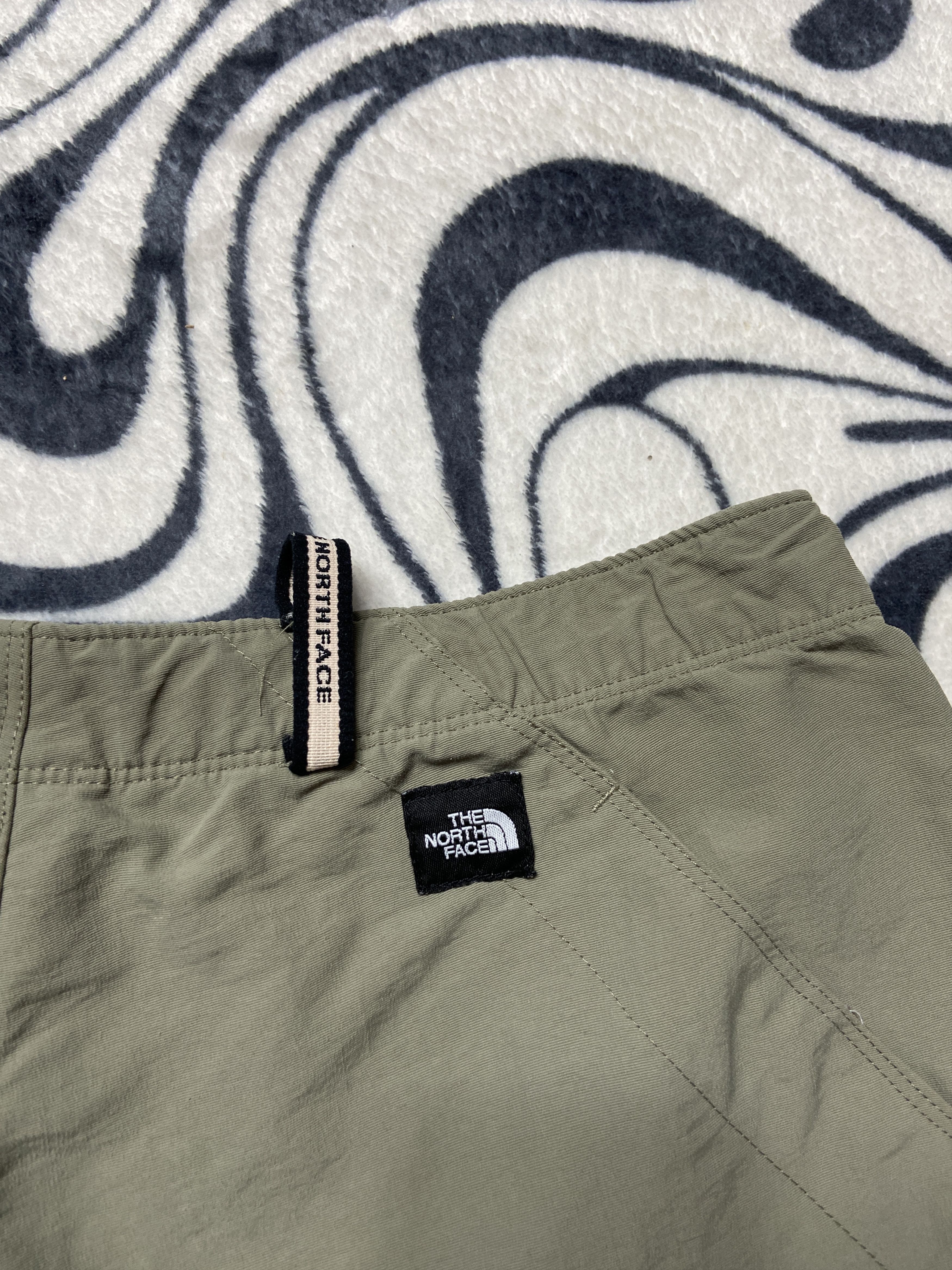 The North Face × Vintage The North Face Vintage WMNS Shorts Size US 30 / EU 46 - 4 Thumbnail