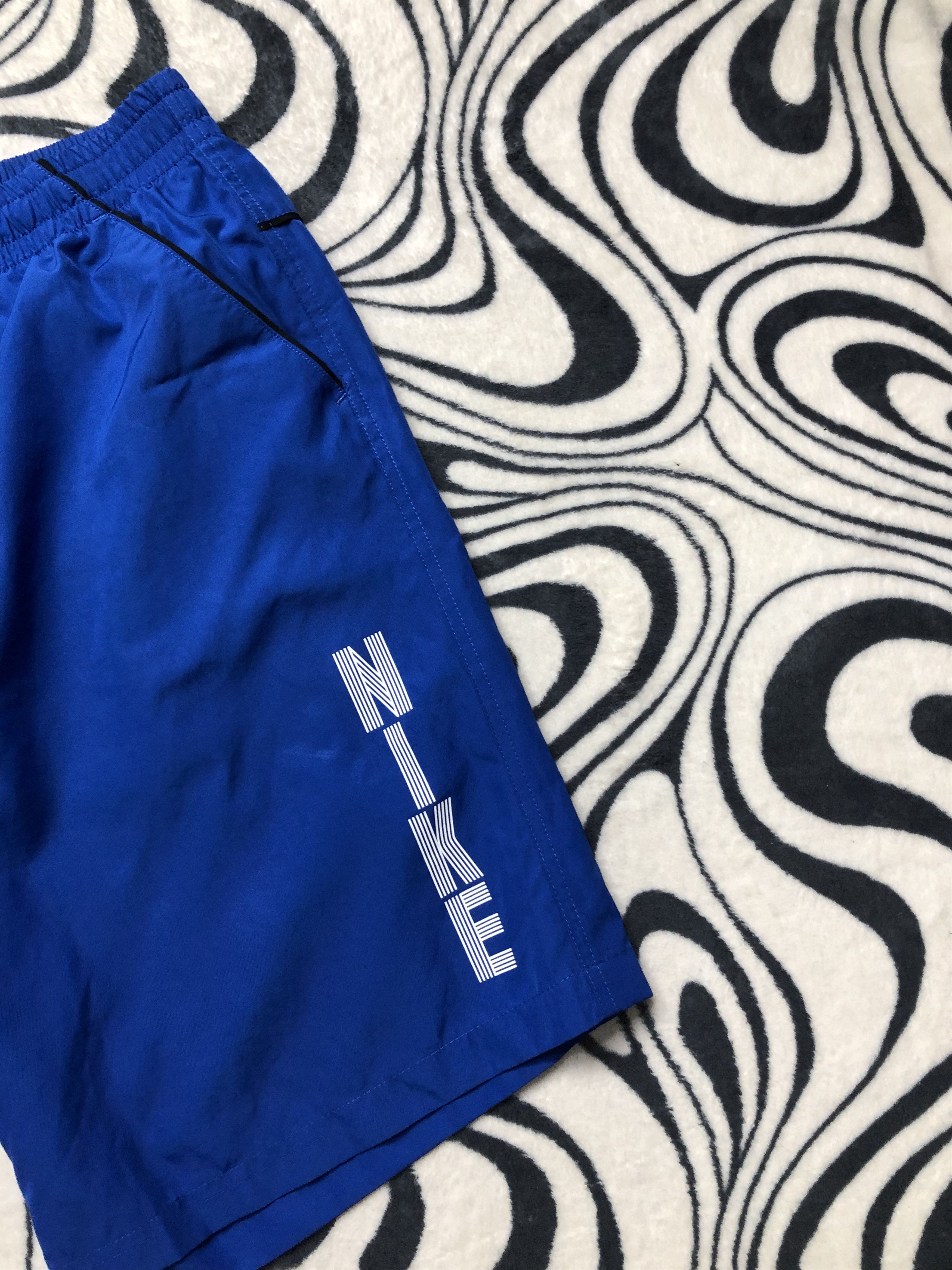 Nike × Vintage Nike Vintage Mens Nylon Shorts Size US 36 / EU 52 - 2 Thumbnail