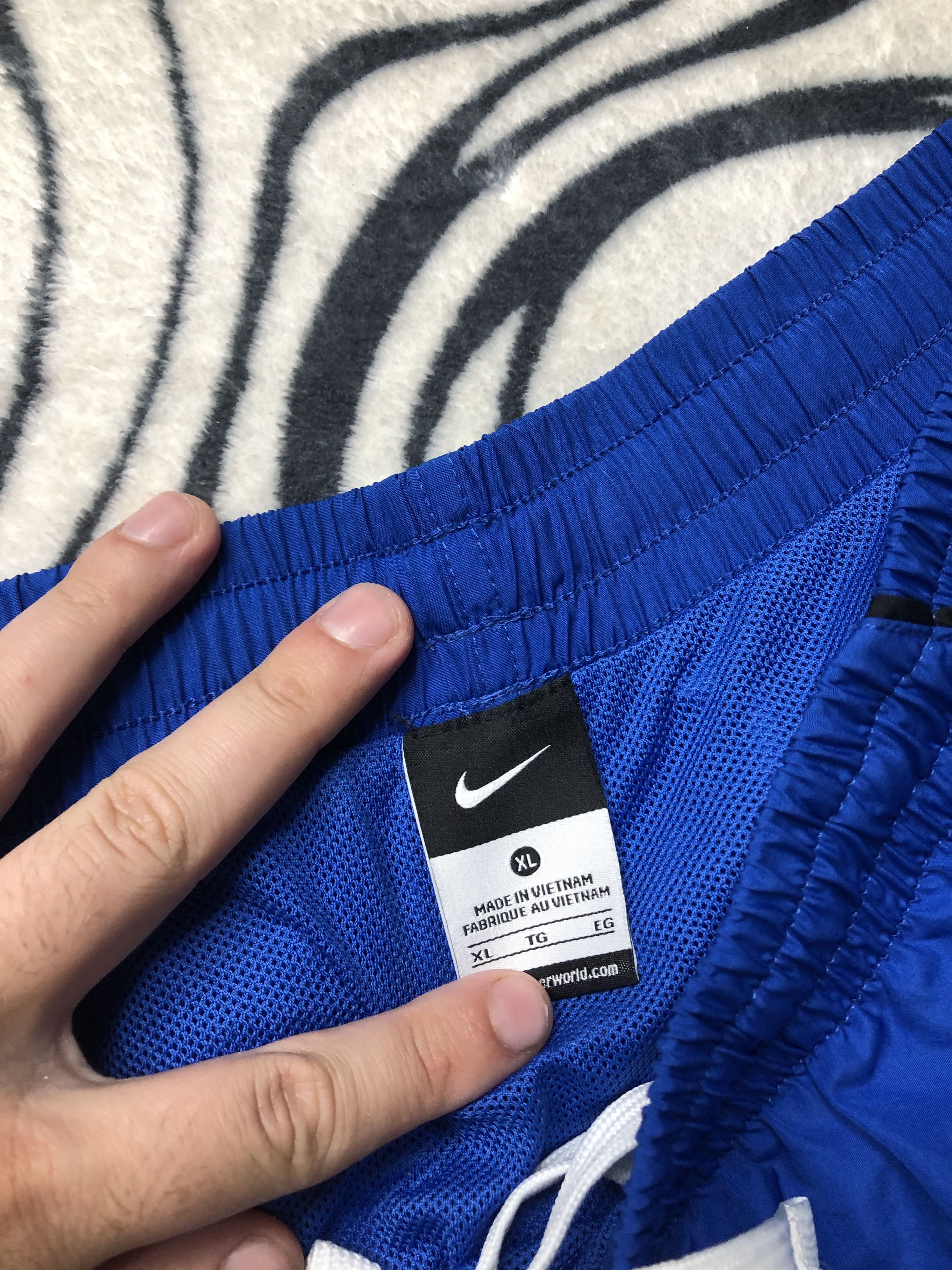 Nike × Vintage Nike Vintage Mens Nylon Shorts Size US 36 / EU 52 - 3 Thumbnail