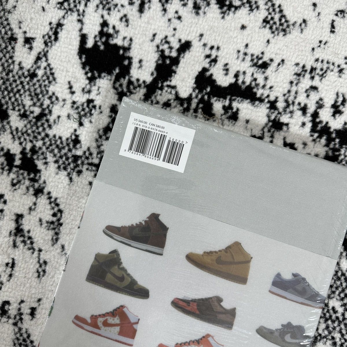 Nike × Rizzoli RIZZOLI USA Nike SB The Dunk Book Size ONE SIZE - 5 Thumbnail