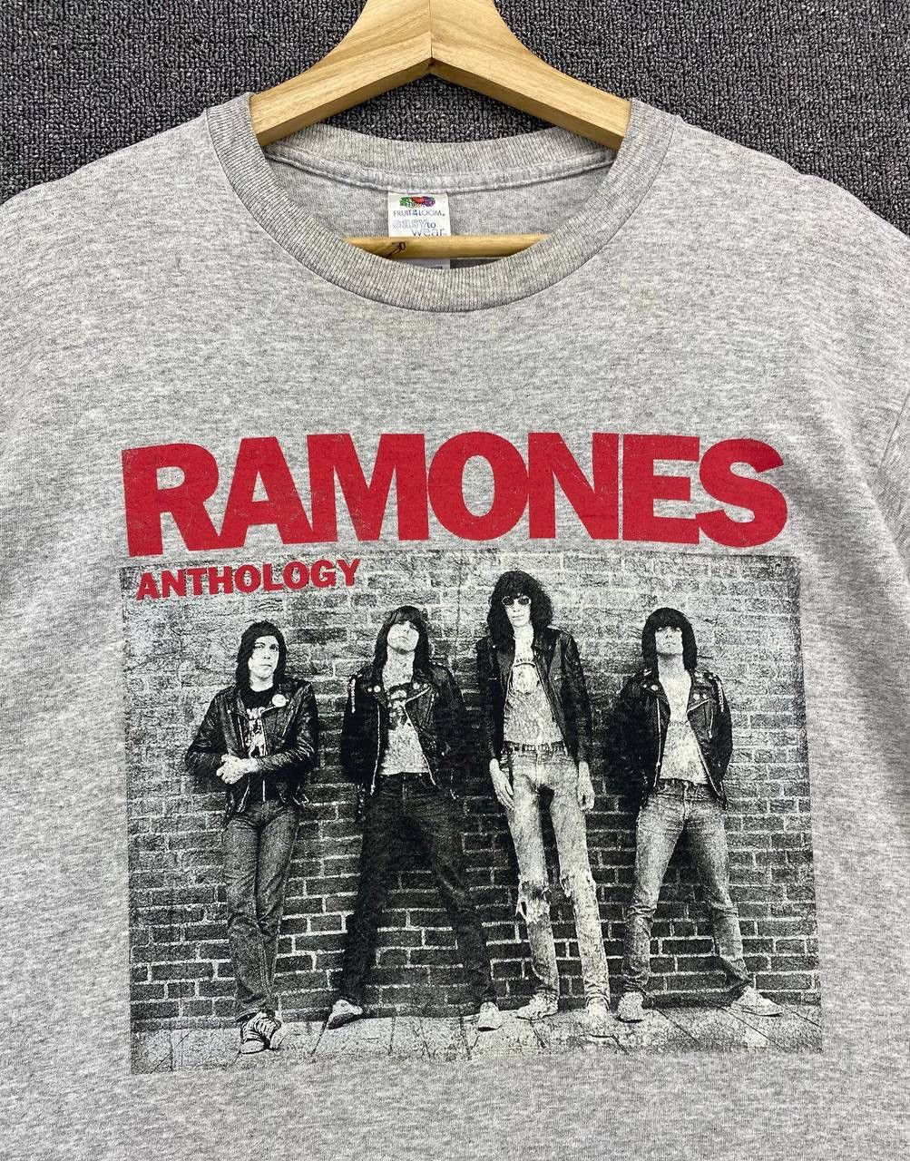 Band Tees Vintage Ramones Anthology Punk Rock Band Tees T Shirts Size US M / EU 48-50 / 2 - 5 Thumbnail