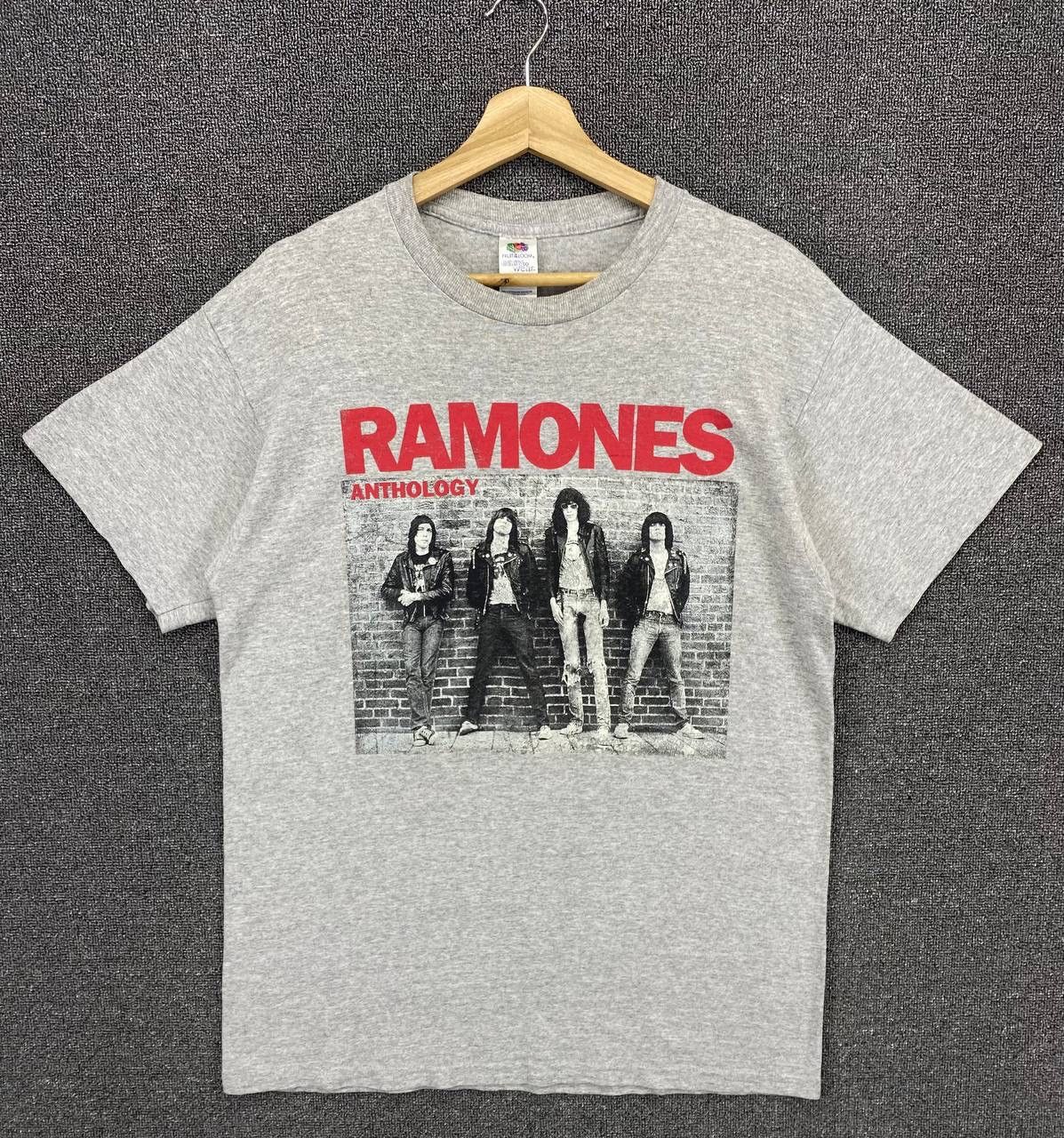 Band Tees Vintage Ramones Anthology Punk Rock Band Tees T Shirts Size US M / EU 48-50 / 2 - 1 Thumbnail