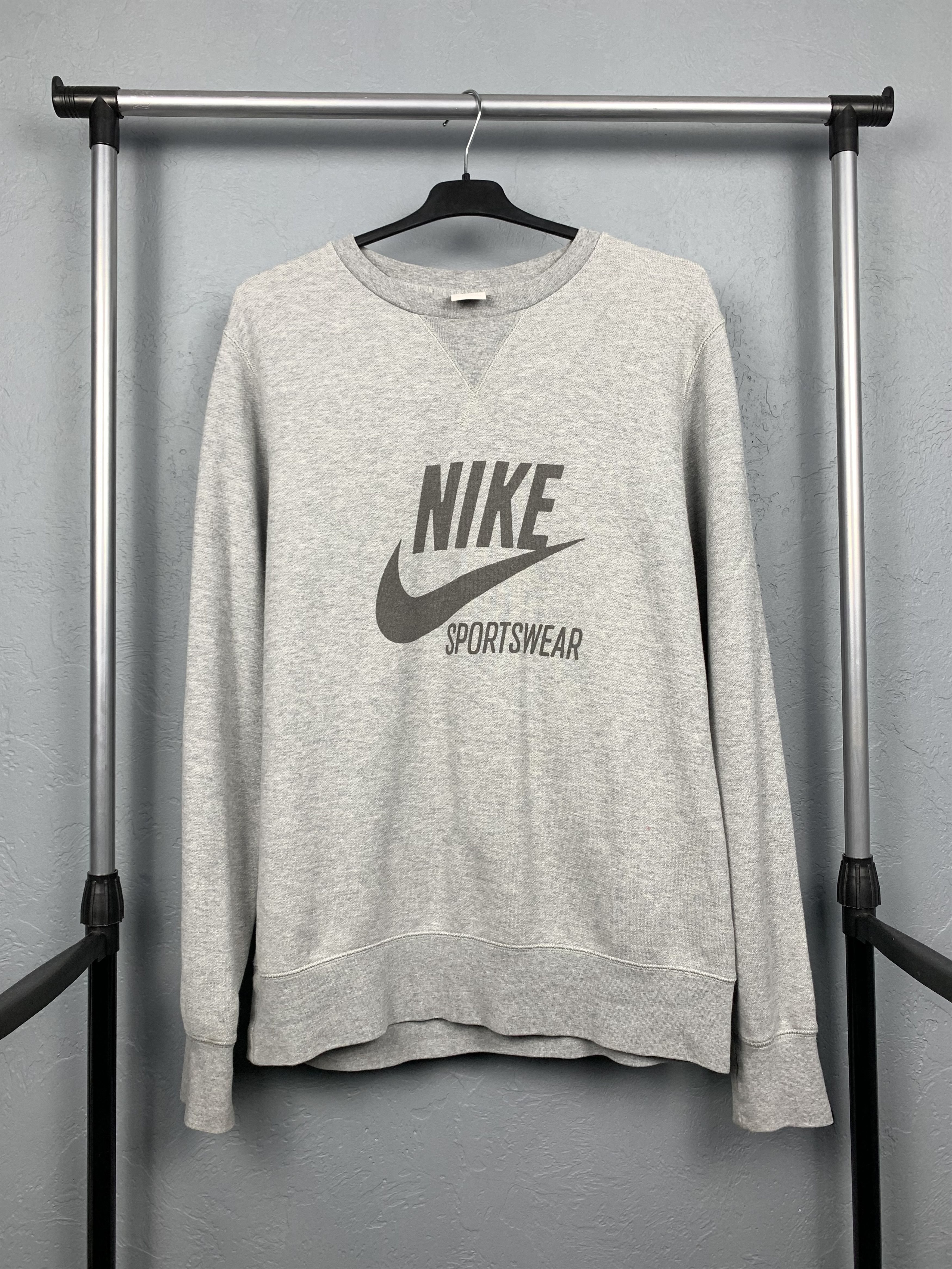 Nike Nike Vintage Mens Sweatshirt Y2K Size US L / EU 52-54 / 3 - 1 Thumbnail