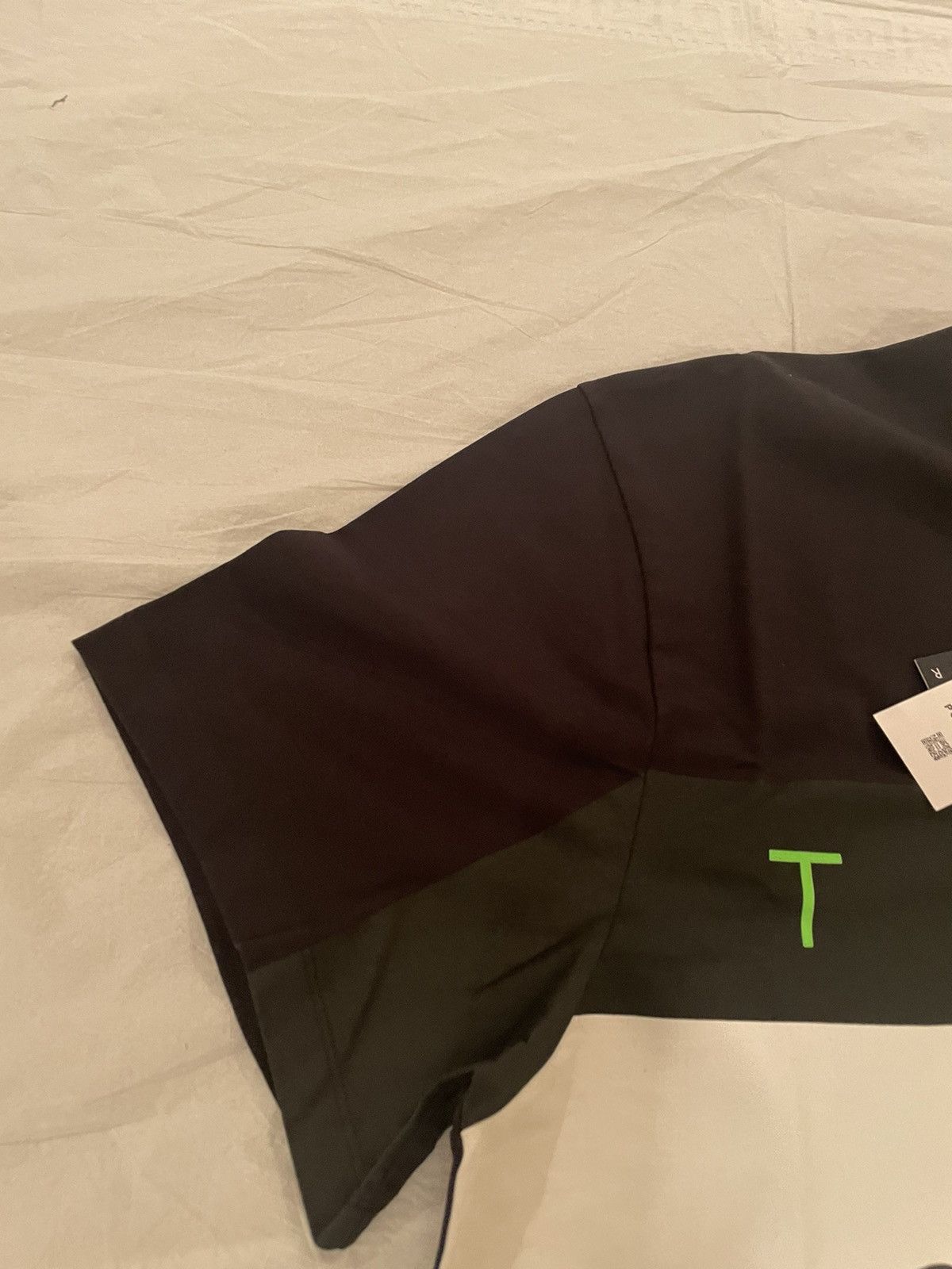 Awake NY Tommy X Mercedes’ Awake NY flag tee black. Size US L / EU 52-54 / 3 - 10 Thumbnail