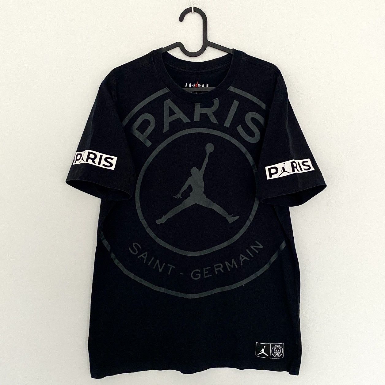 Jordan Brand × Nike PSG Paris Nike Jordan Men SS Black Logo Tee Shirt Top Kit Size US M / EU 48-50 / 2 - 2 Thumbnail