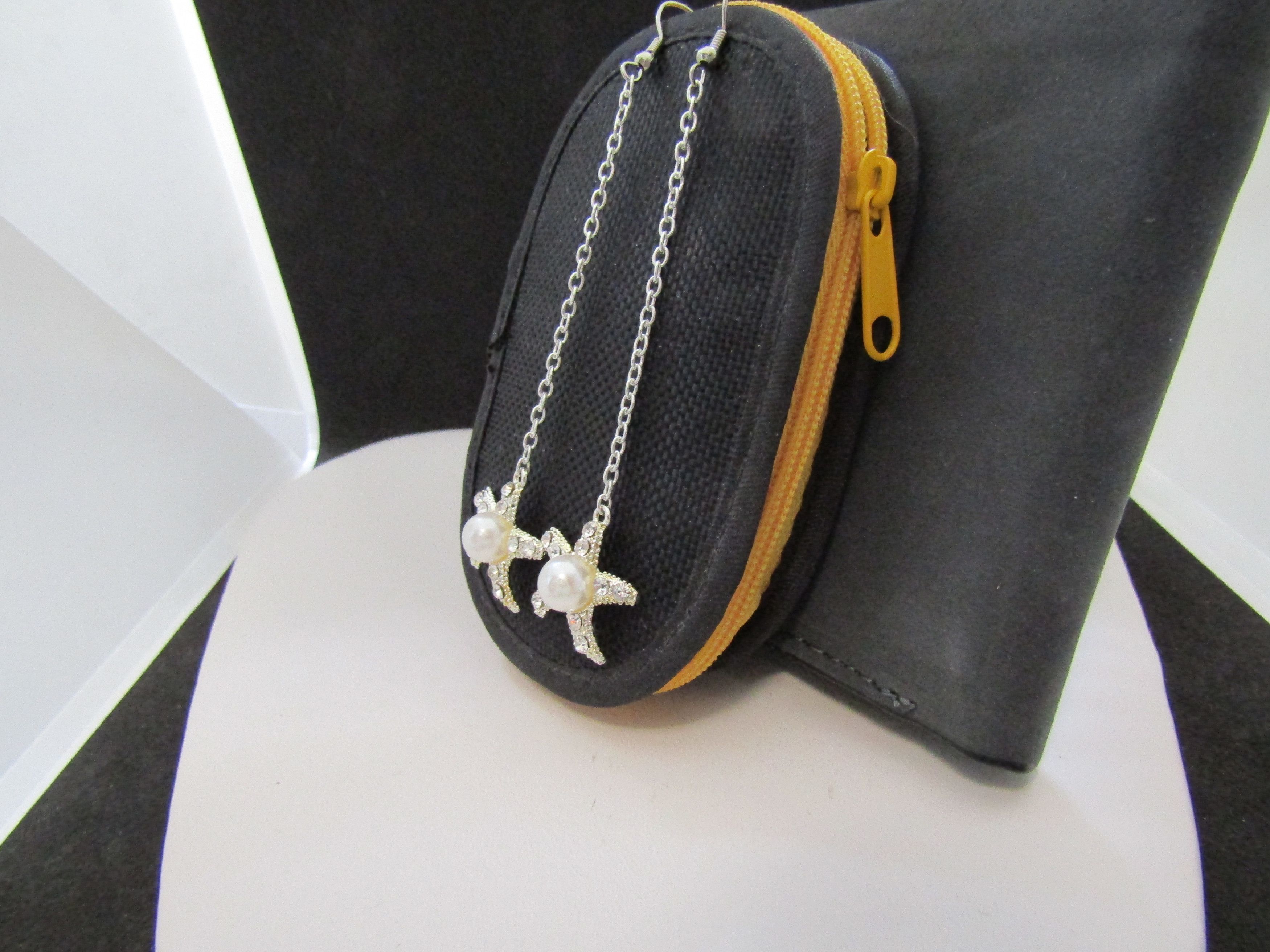 Handmade White Pearl Bead Starfish Dangle Earrings with czs Size ONE SIZE - 2 Thumbnail