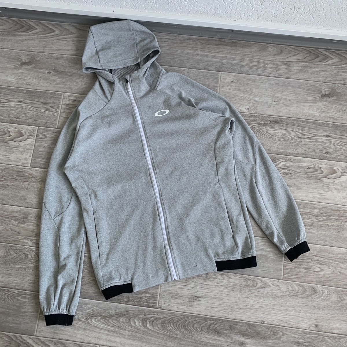 Vintage Oakley Q Zip Athletic Sweatshirt Size M main image 0